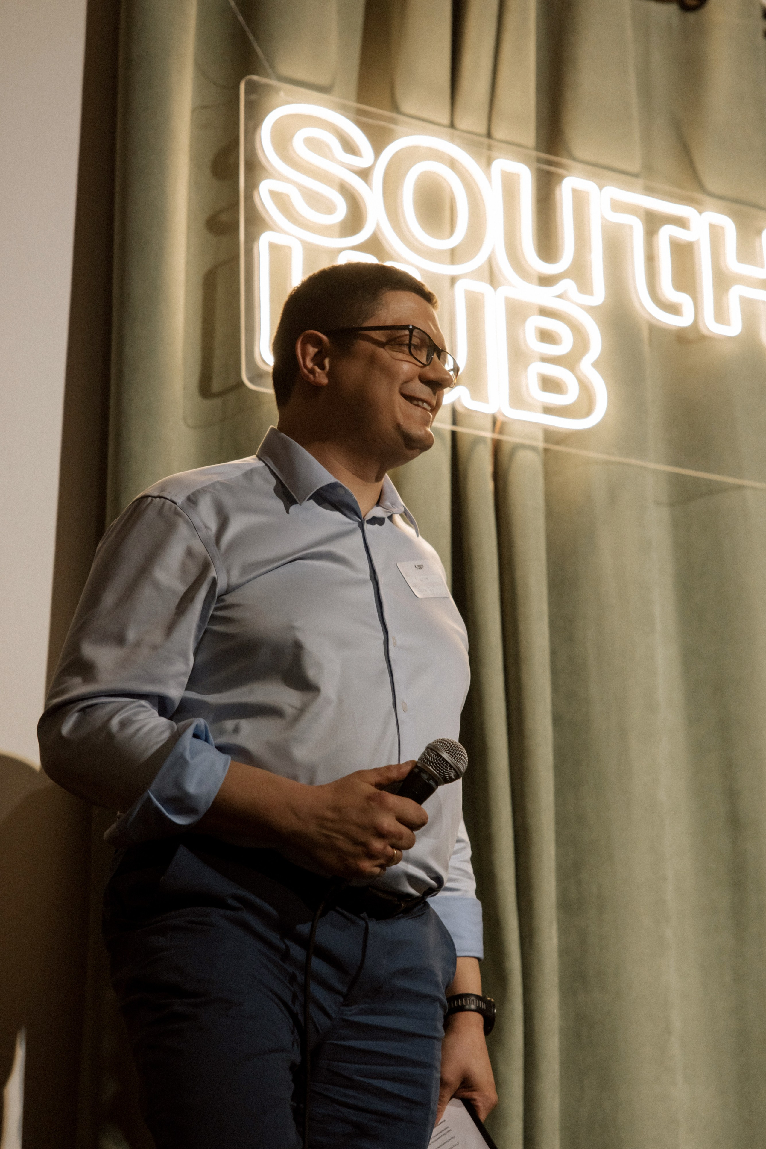 Очень сложные переговоры. South HUB