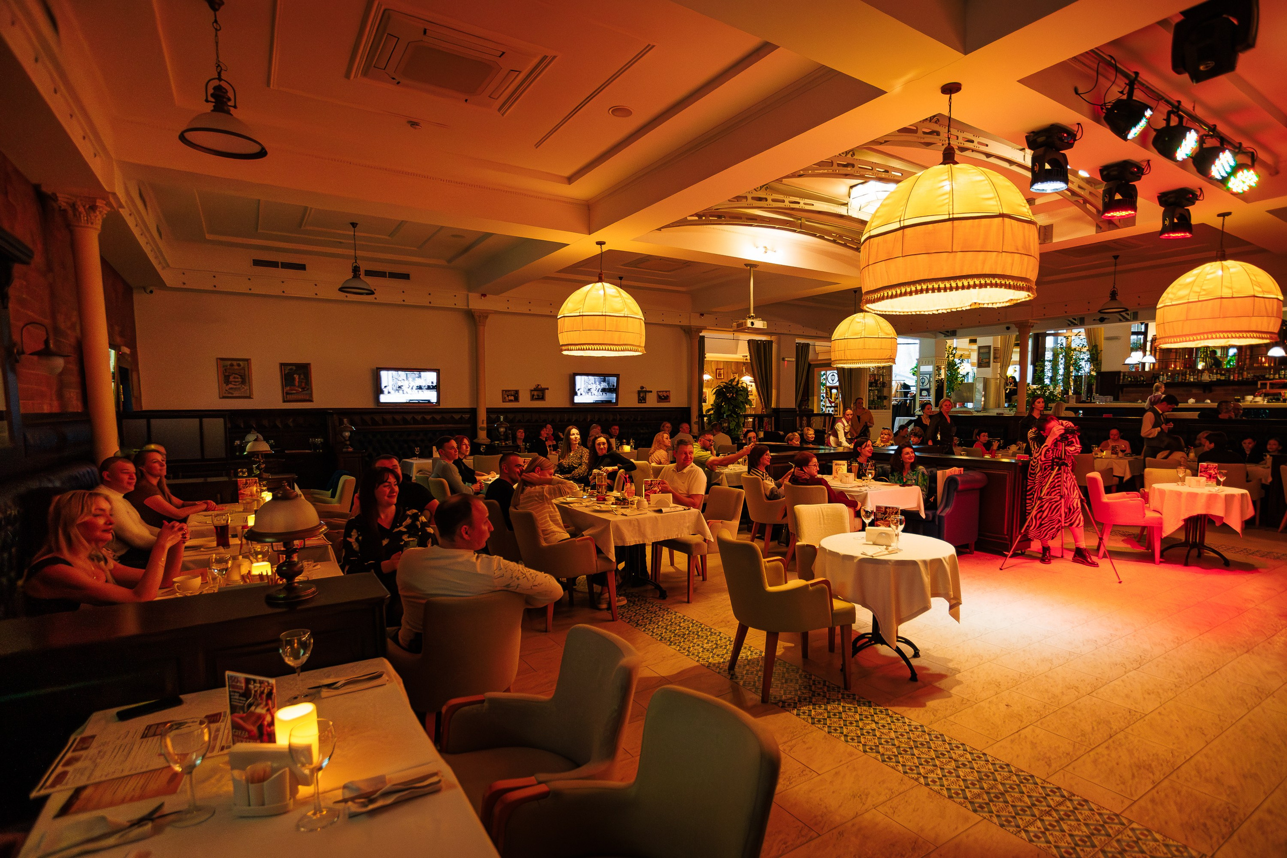 Джаз клуб «Скажите Jazz» Герман Мамаев, бэнд DC Quartet и специальный гость Анна Шакель_Фабрикантъ_Симферополь_26.01.2025. Аминов Руслан | Фотограф