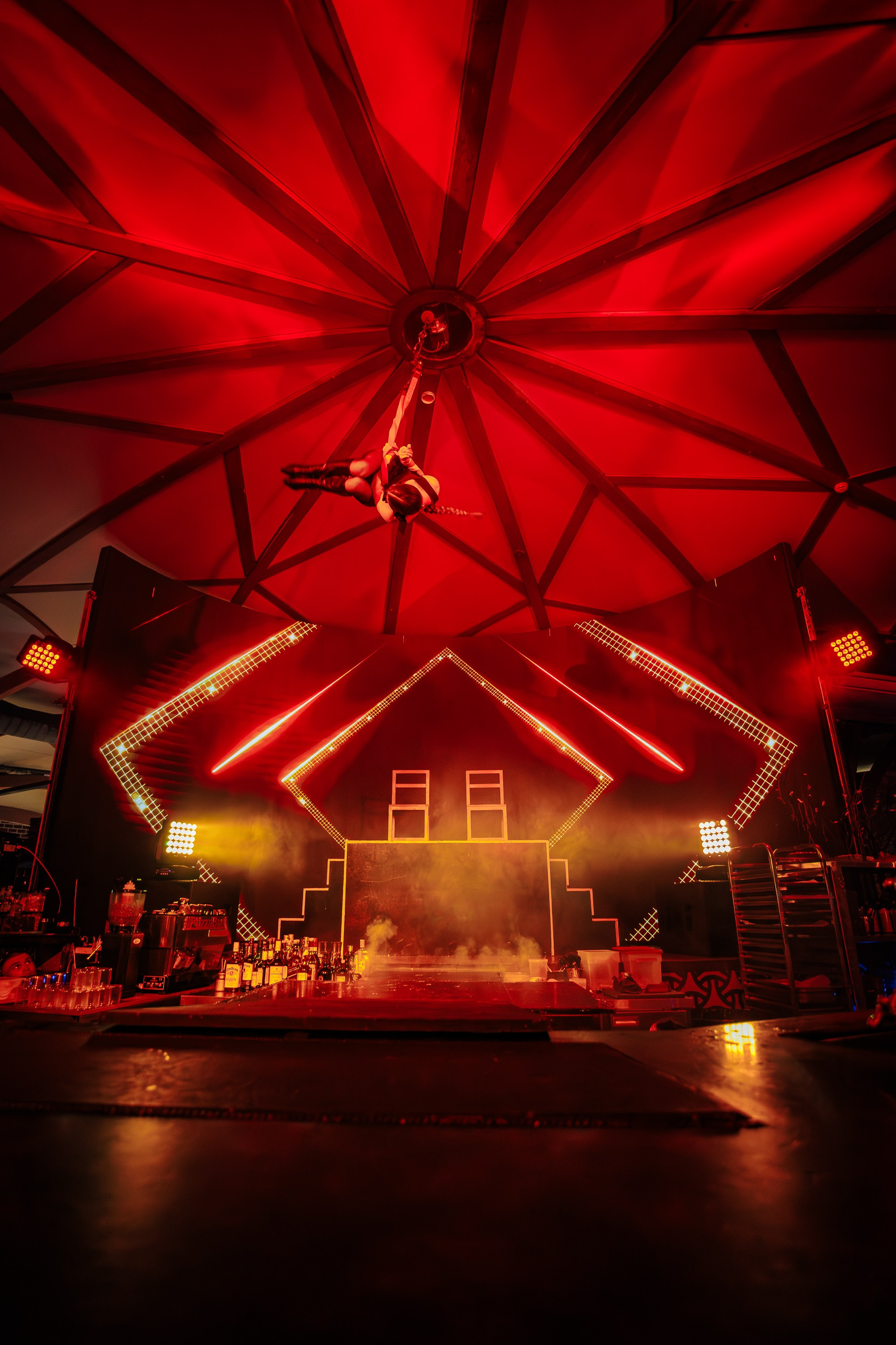 PTIZZA SHOW. Gold & Black in Ptizza Bar_Ялта_6.07.2025. Аминов Руслан | Фотограф