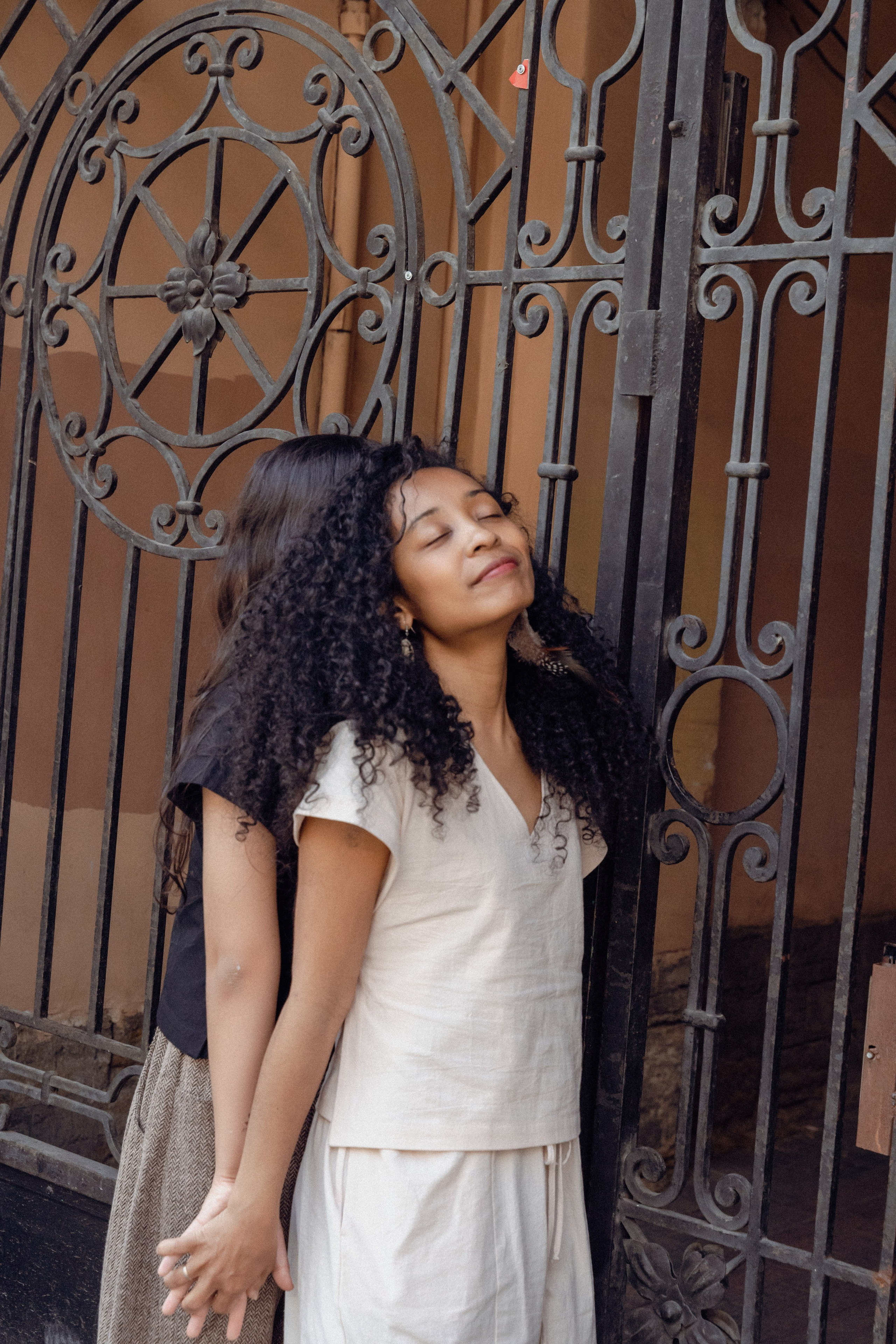 Лида, Даня и Эвелина 🤍 Всех нужнее и дороже, всех доверчивей и строже в этом мире доброта. Лайфстайл фотограф в Санкт-Петербурге — Наташа Шмидт