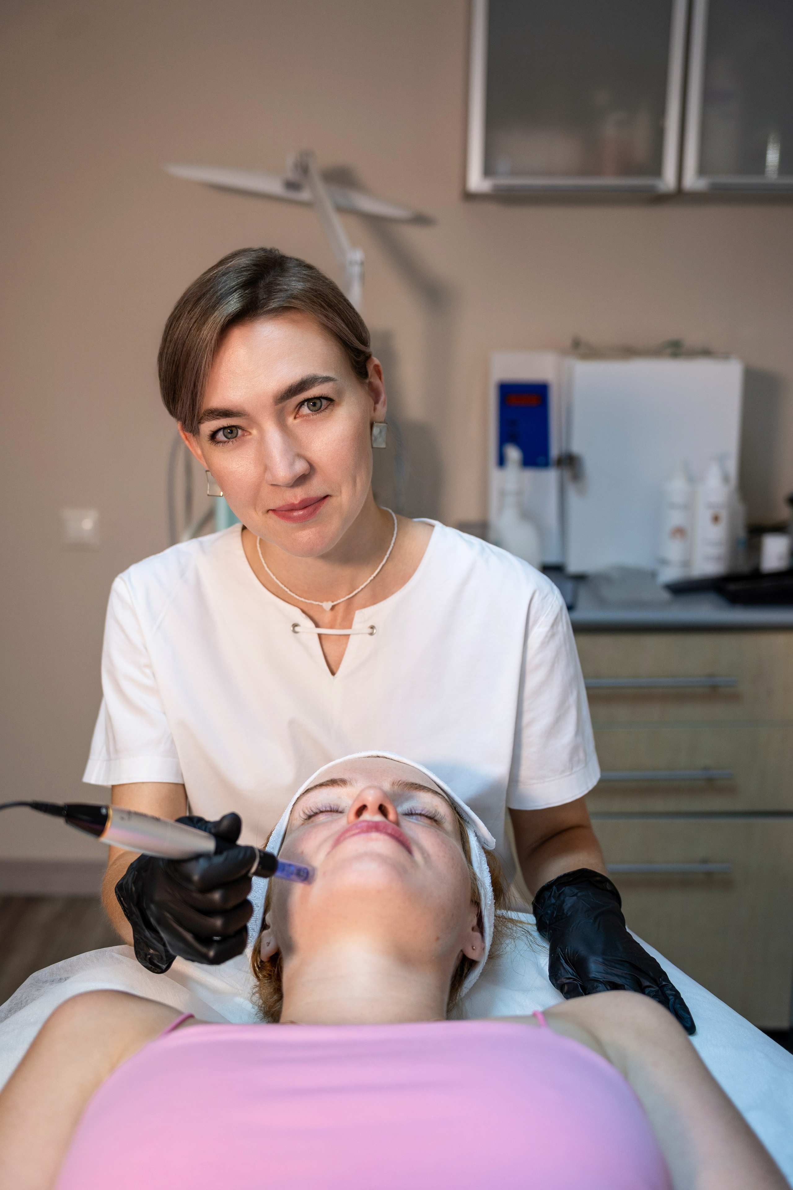 Контент съемка, косметолог эстетист. Норина Анна, фотограф в Самаре, НЕЙРОфото по всему миру. Создаю кадры которые цепляют за душу