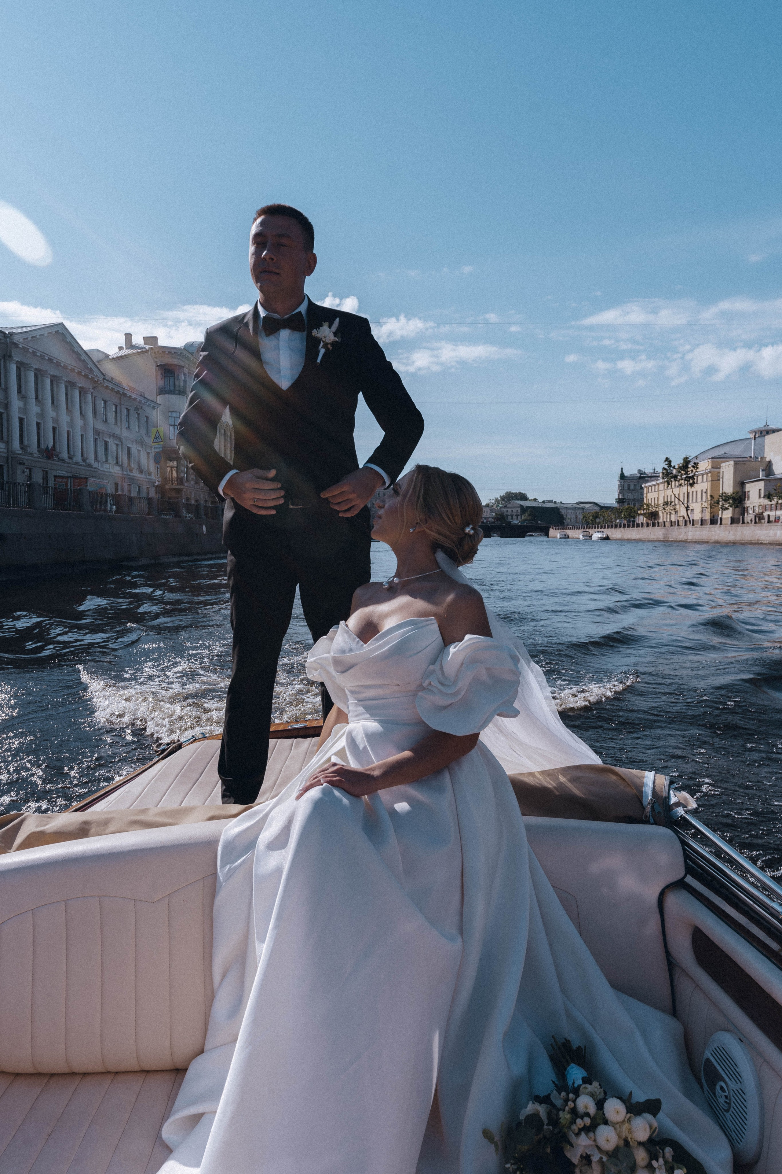 СВАДЕНБНАЯ СЬЕМКА НА КАТЕРЕ ПО КАНАЛАМ САНКТ-ПЕТЕРБУРГА И В АКВАТОРИИ НЕВЫ. Профессиональный фотограф, Санкт-Петербург — Виктория Богомолова