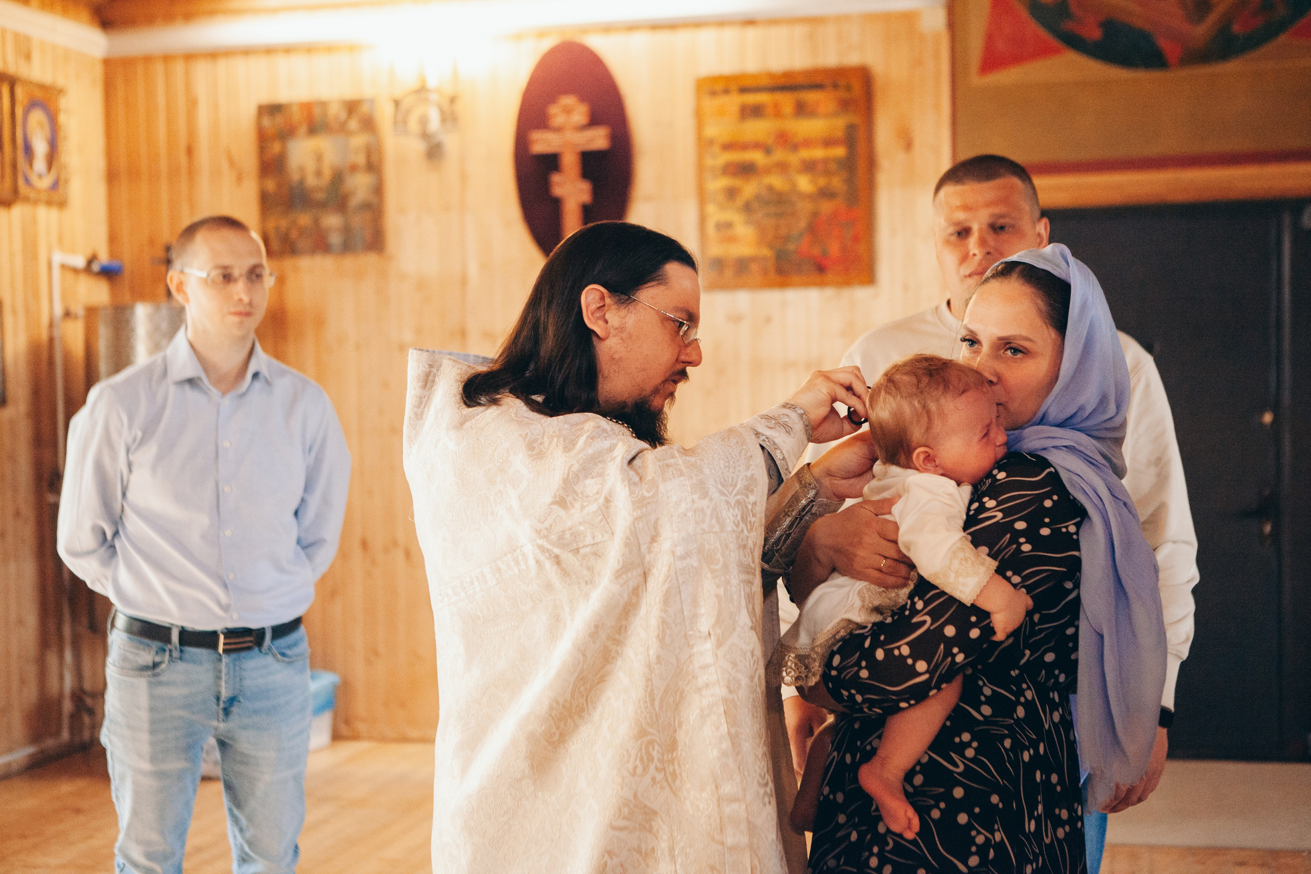 Крещение ребенка в церкви в москве. Фотограф Ольга Ефремова
