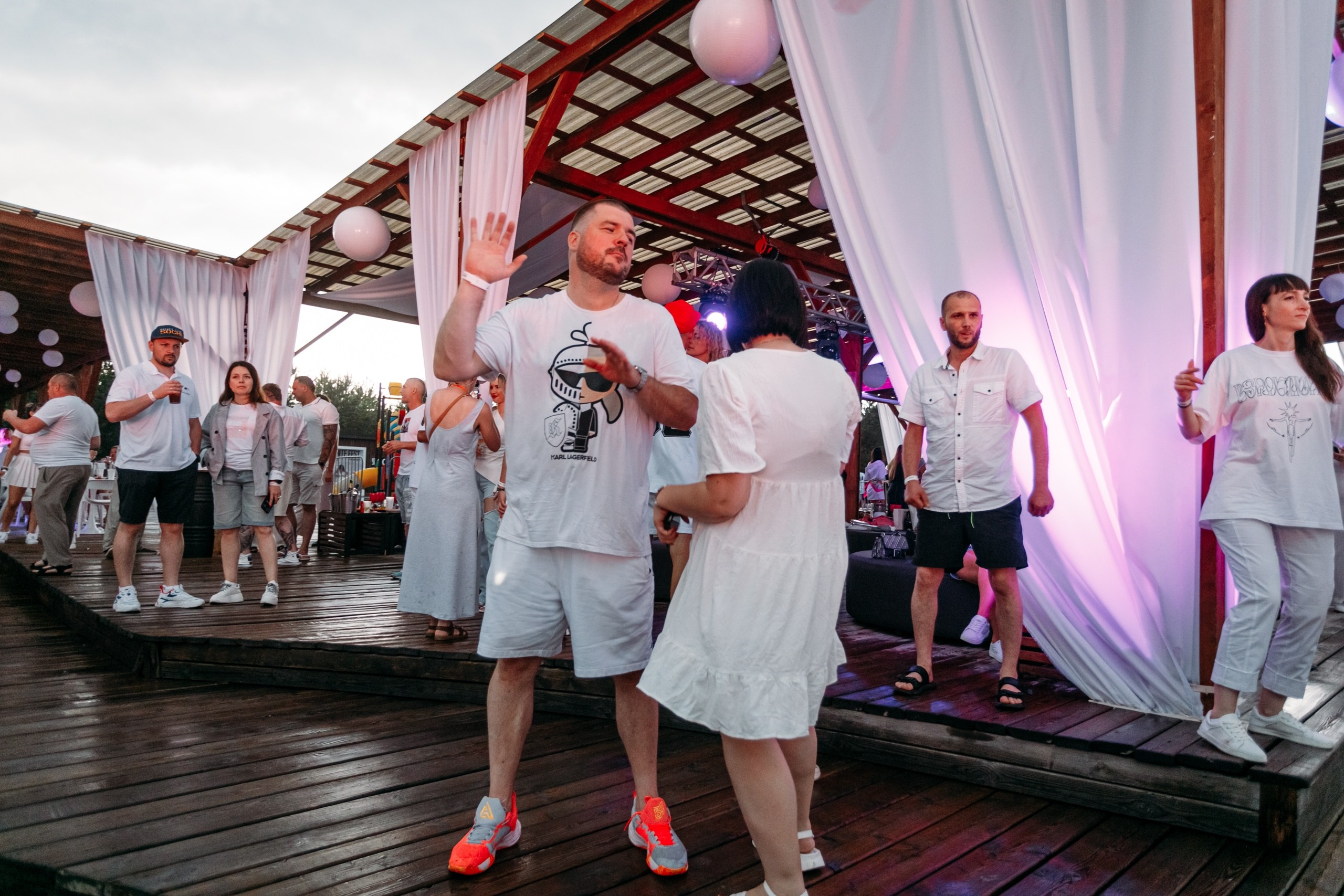 White Party @ Бархат парк. Репортажный фотограф Максим Полянский. Москва, Санкт-Петербург, Красноярск