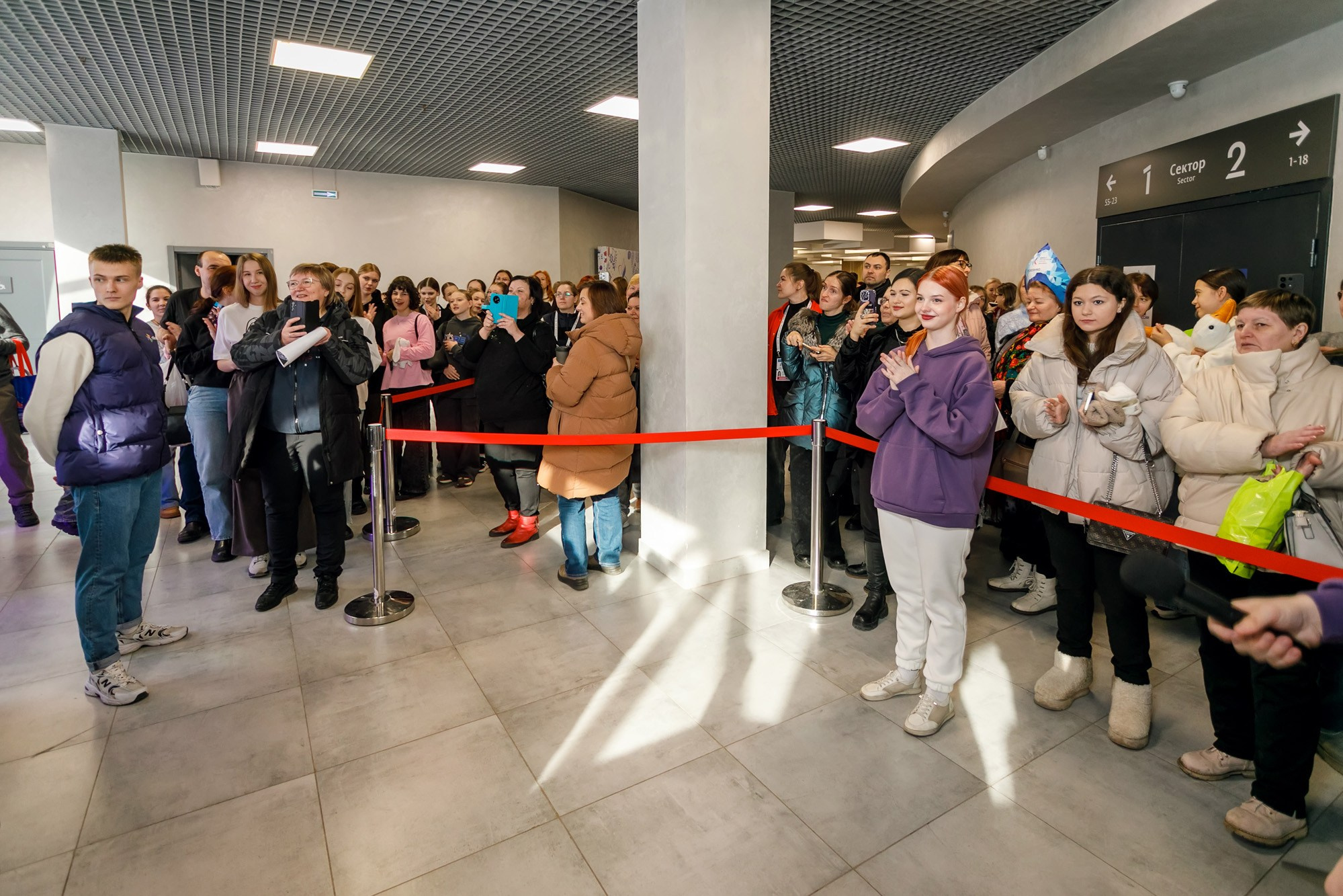 Автограф сессия Владислава Дикиджи (СПБ). Кристалл арена