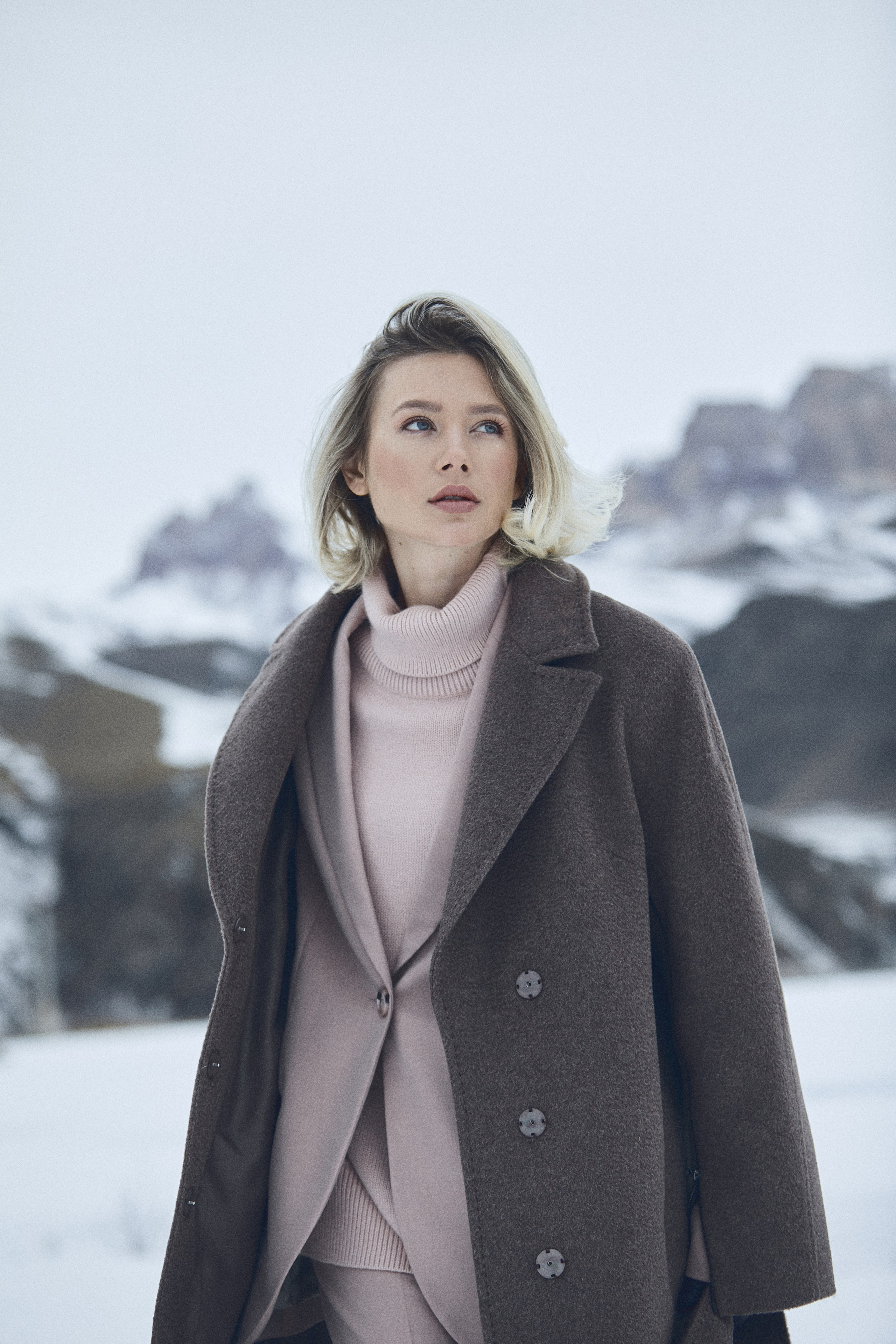 Выездная съемка для бренда одежды. Фотограф Продюсер в горах КБР / Москва  Нальчик Горы