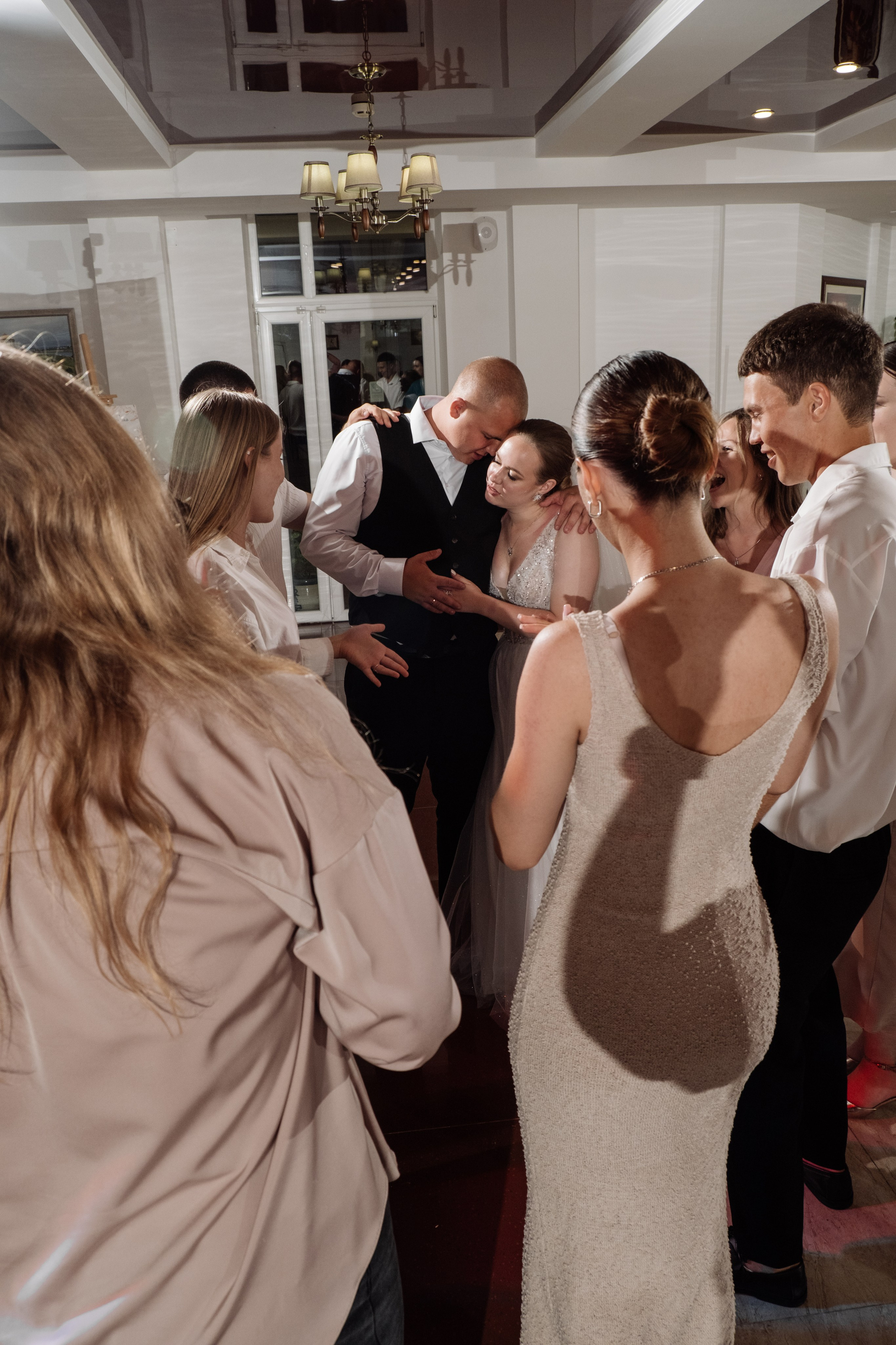 Свадебный ретопртаж. Профессиональная фотосъемка в Крыму. Натуральные эмоции и живые кадры. Забронируйте дату прямо сейчас!