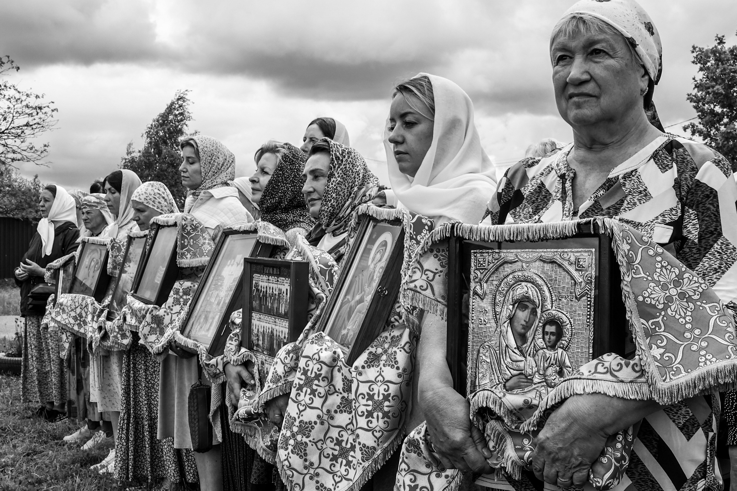 ПОД ПОКРОВОМ. ИСТОРИИ