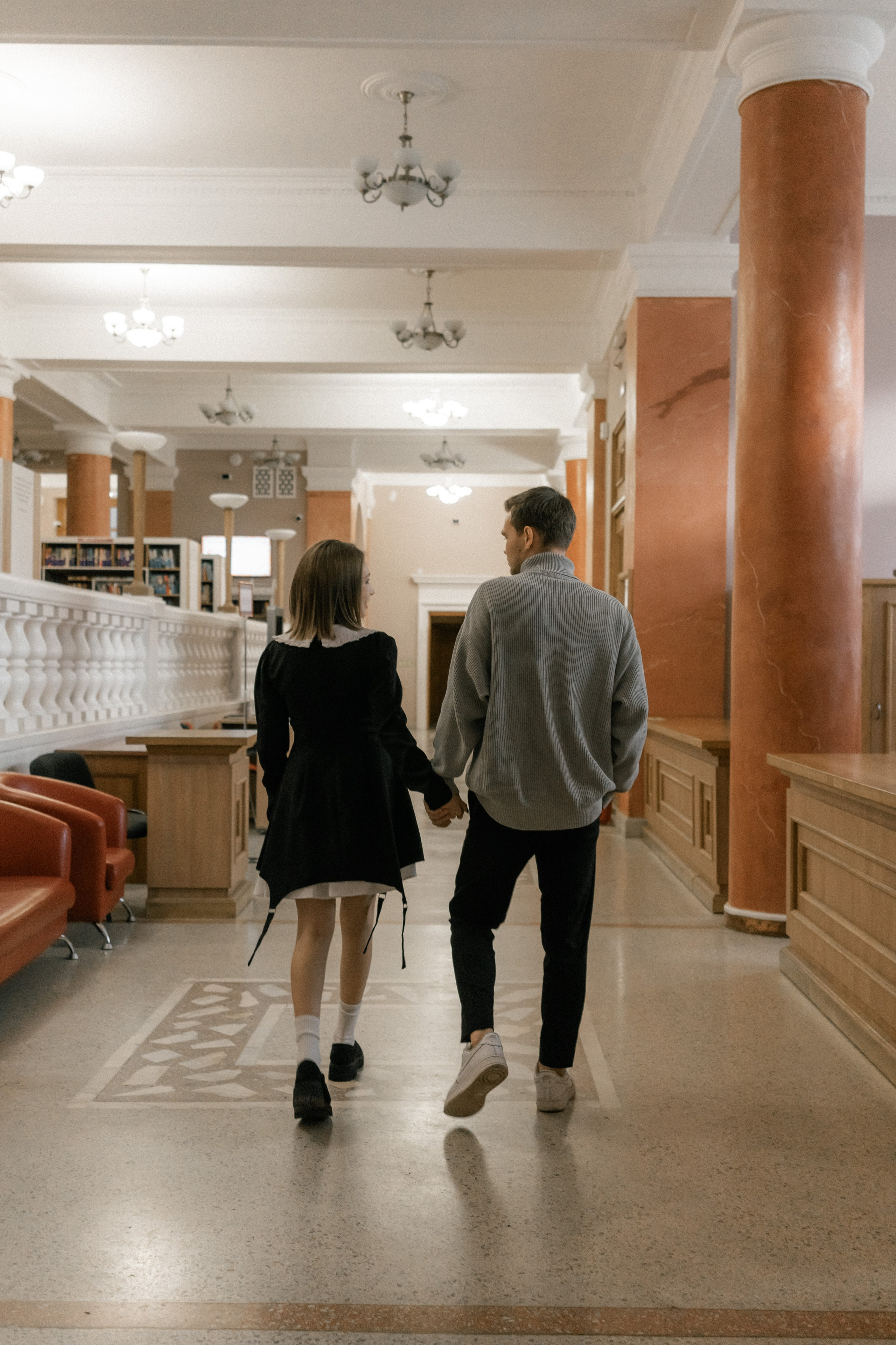 Вероника & Егор. Прогулка под шелест страниц. Эстетичная фото- и видеосъёмка Ирина Арсентьева. Челябинск и весь мир