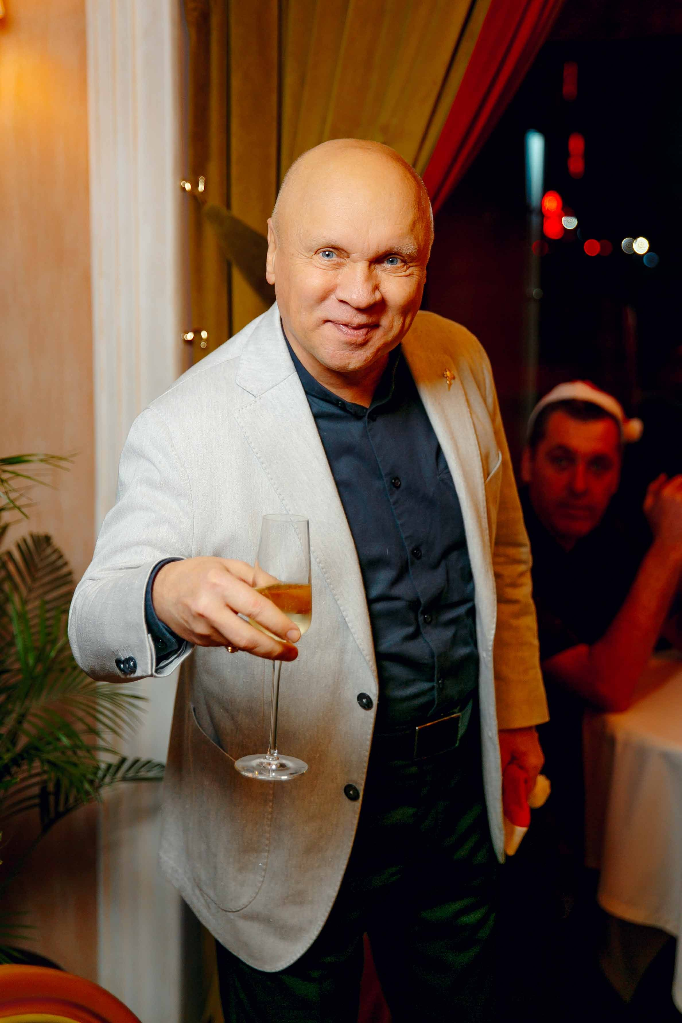 Вечер в «Дежавю». Ваш репортажный фотограф Артемий Антонов