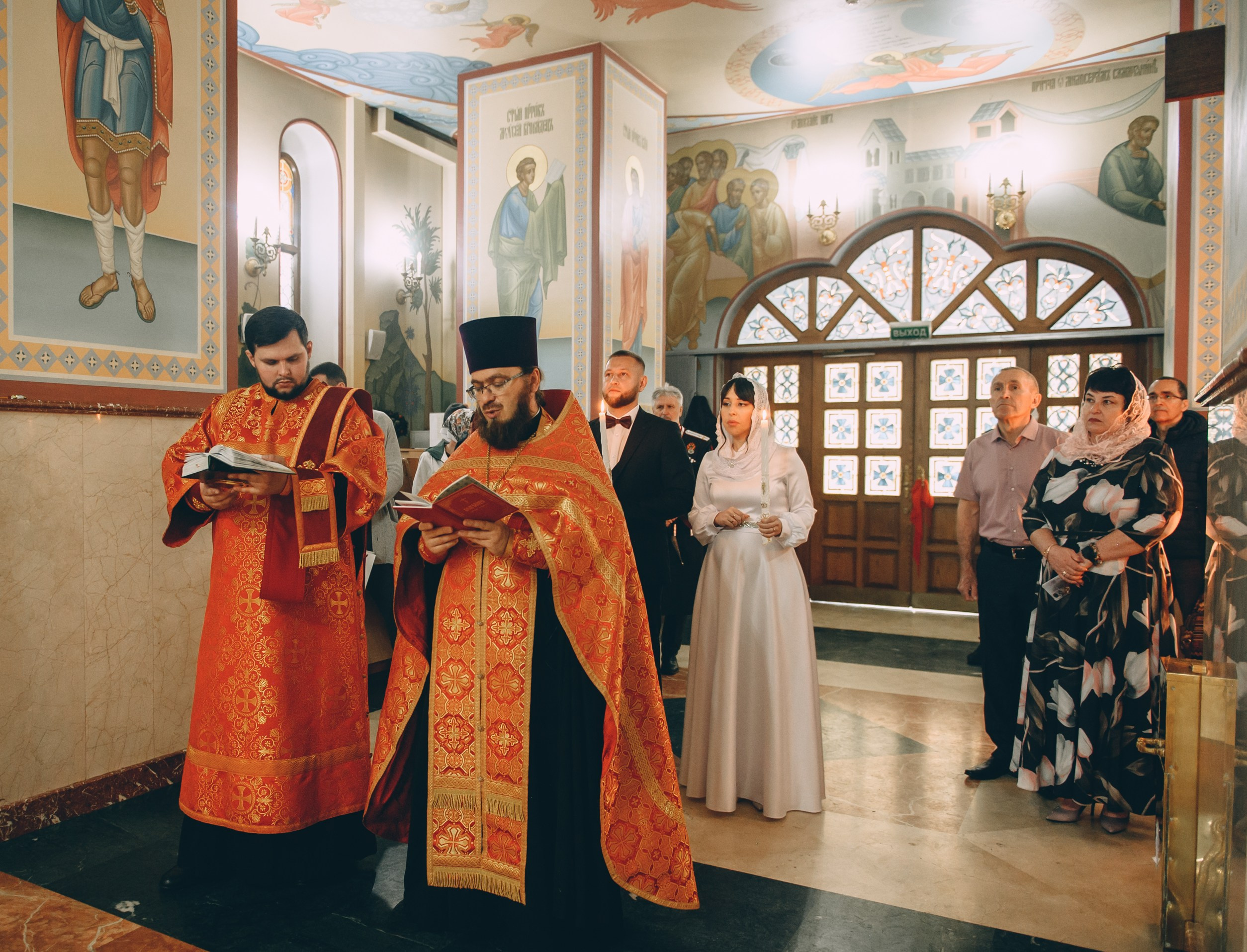 Венчание в соборе Владимира Равноапостольного. Свадебный и семейный фотограф София Невская