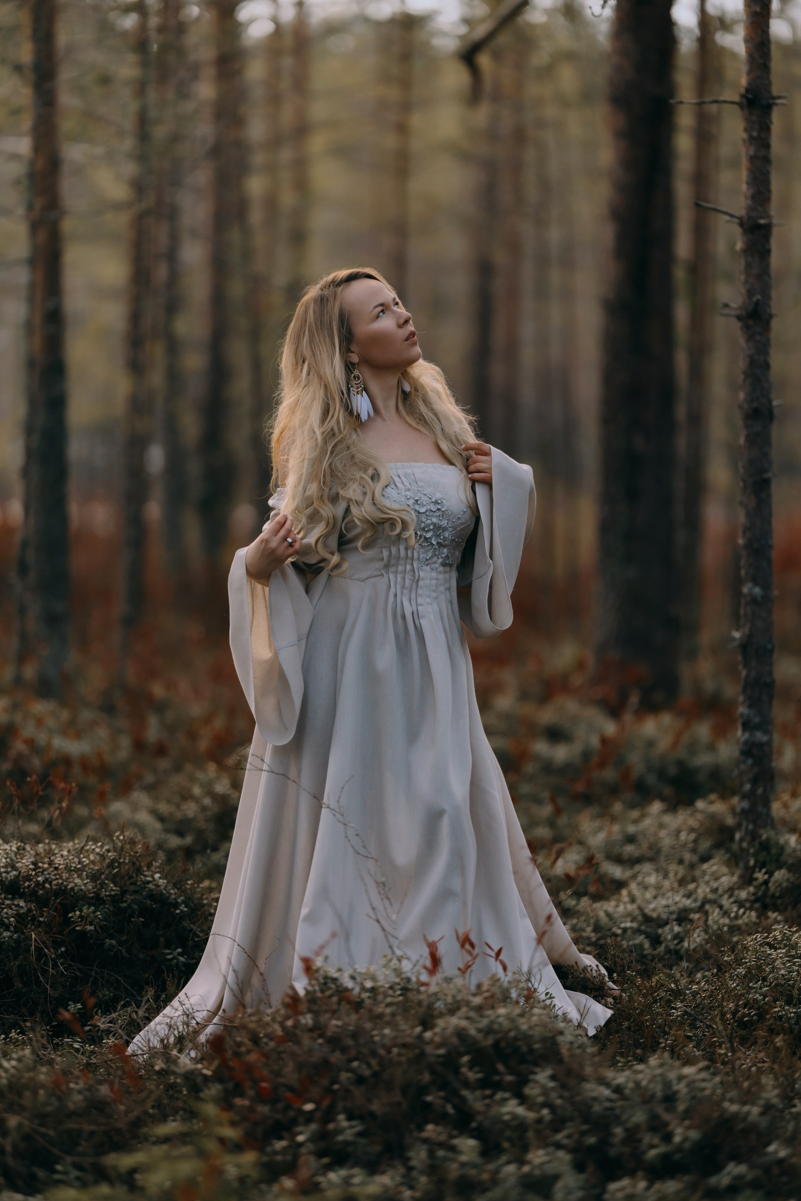Фотосессия в карельском лесу, аренда платья. Фотограф Варвара Ермоленко