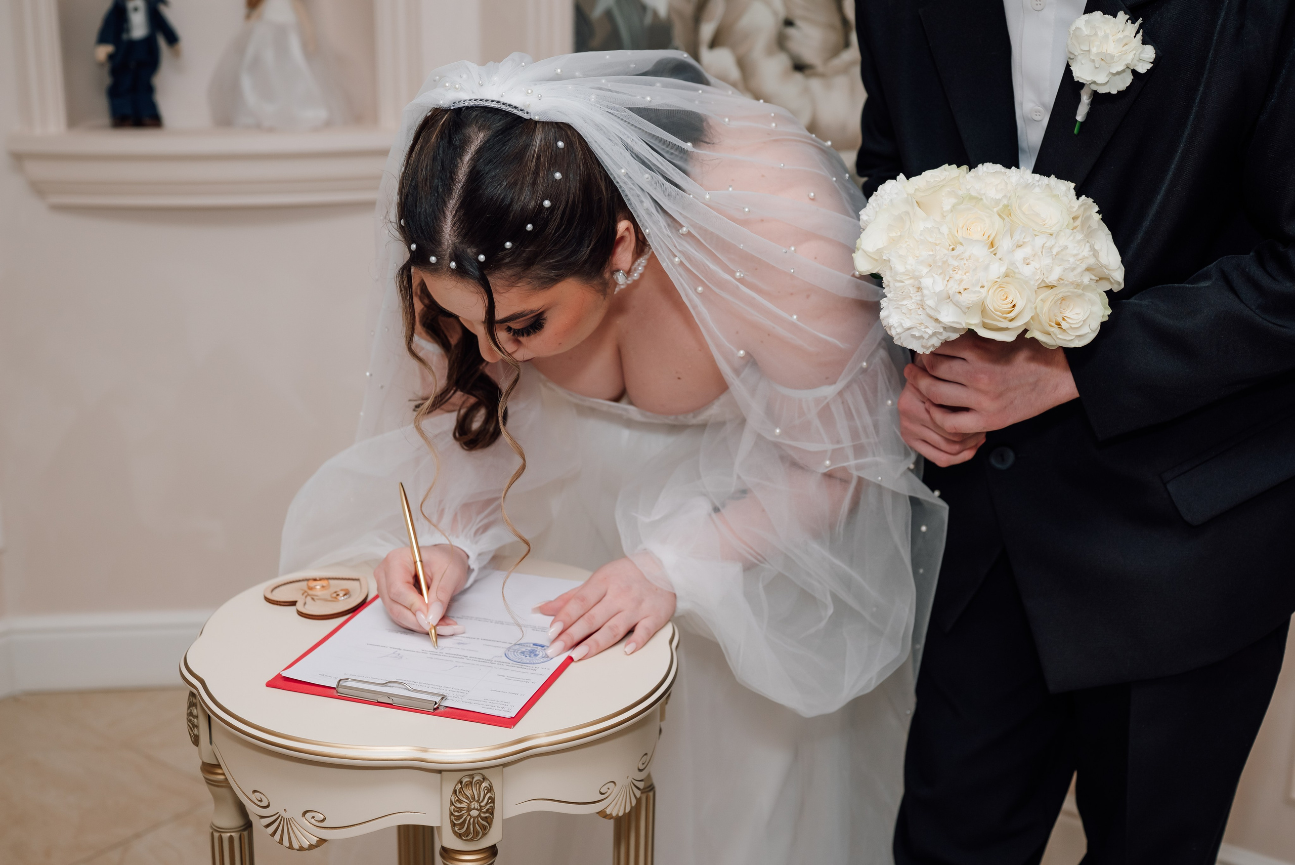 Свадьбы: ЗАГС. Фотограф Вероника Чермных