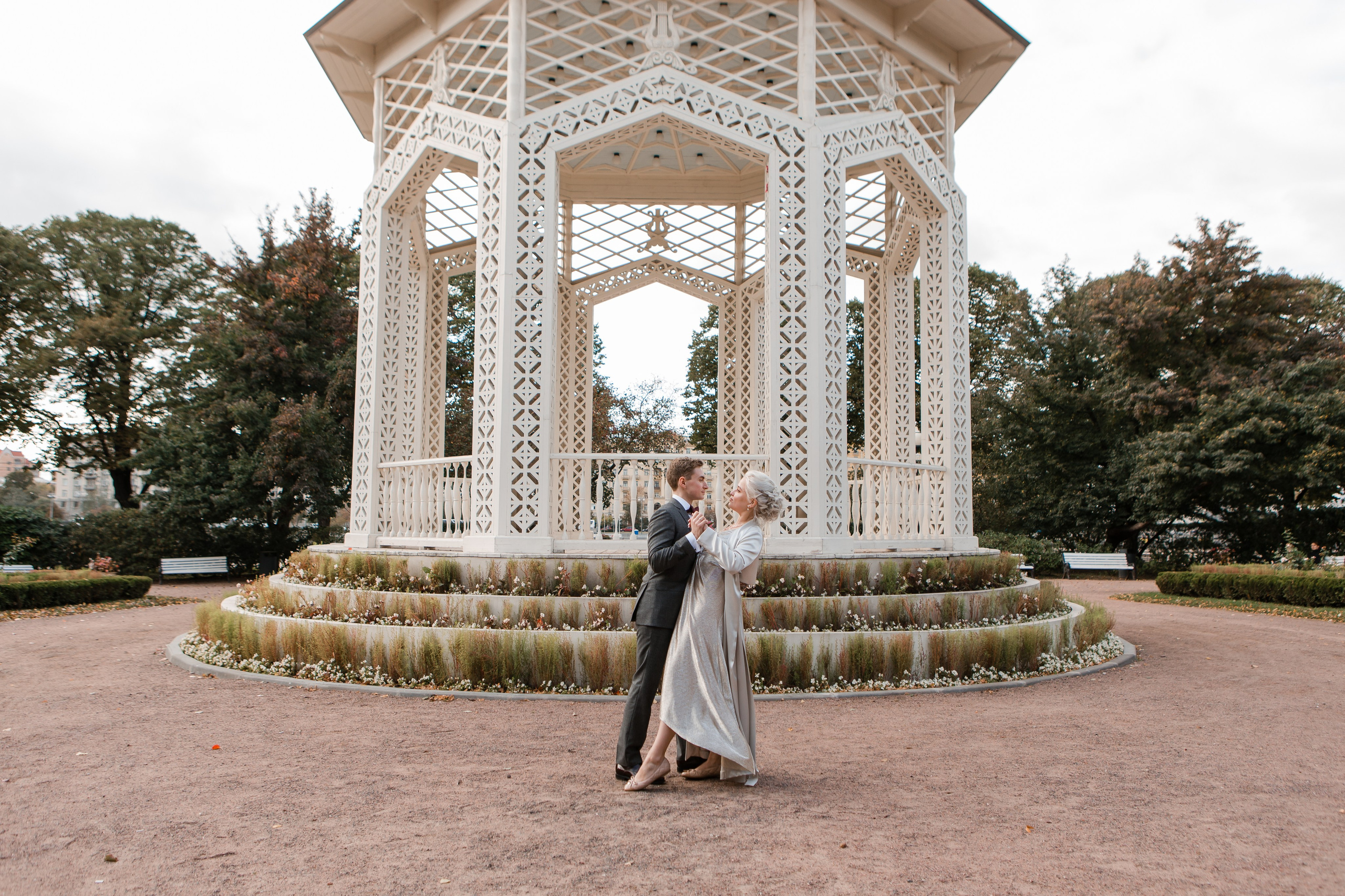 Александр и Ольга. Видеосъемка и фотосъемка свадеб. Фотограф и оператор на свадьбу. Видеосъемка подкастов, собственная видео-фотостудии. Предметная фотосъемка
