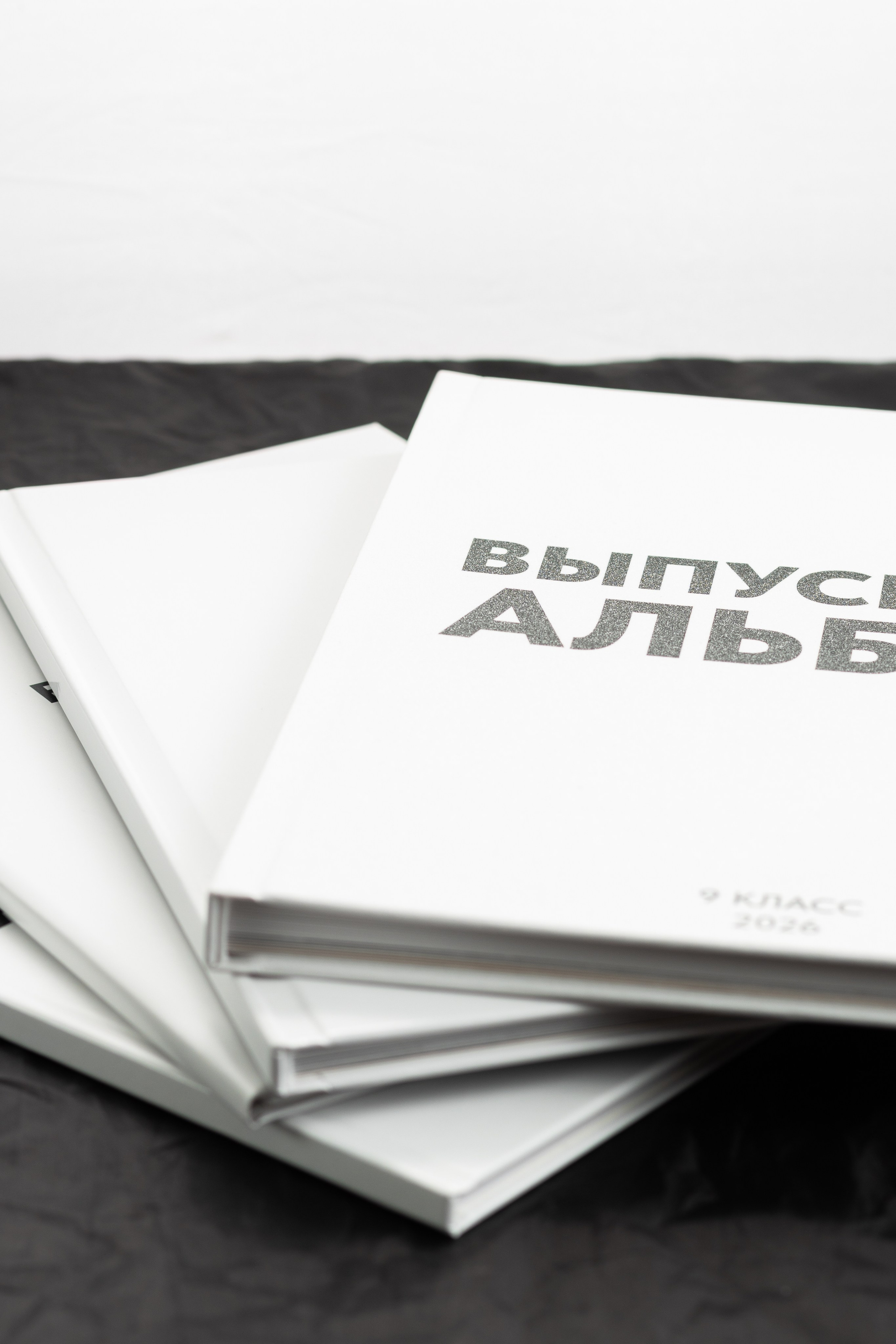 Выпускные альбомы для старших классов. Фотограф в Пермском крае Матвей Раттер