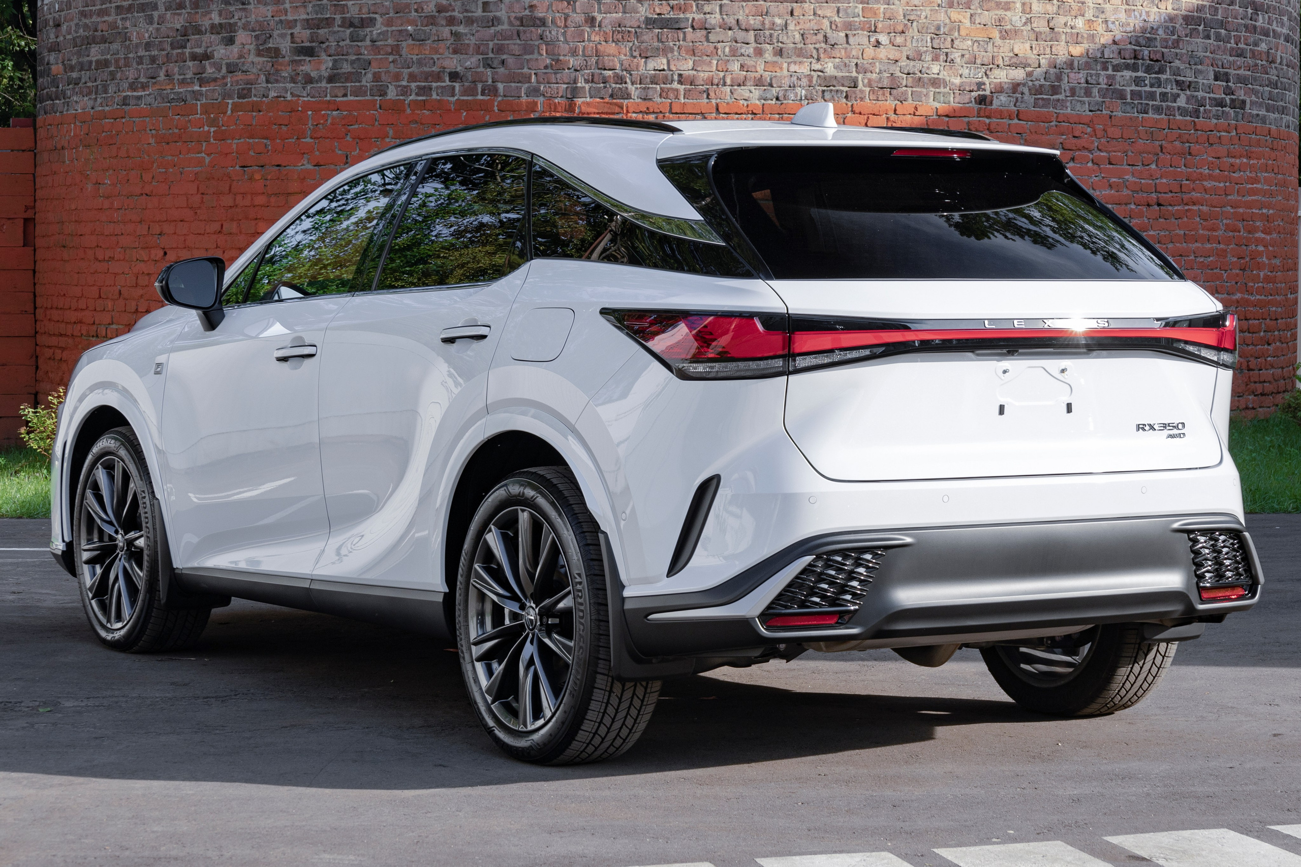 Фотосессия с мотоциклами и автомобилями. Предметный фотограф в Москве и Московской области