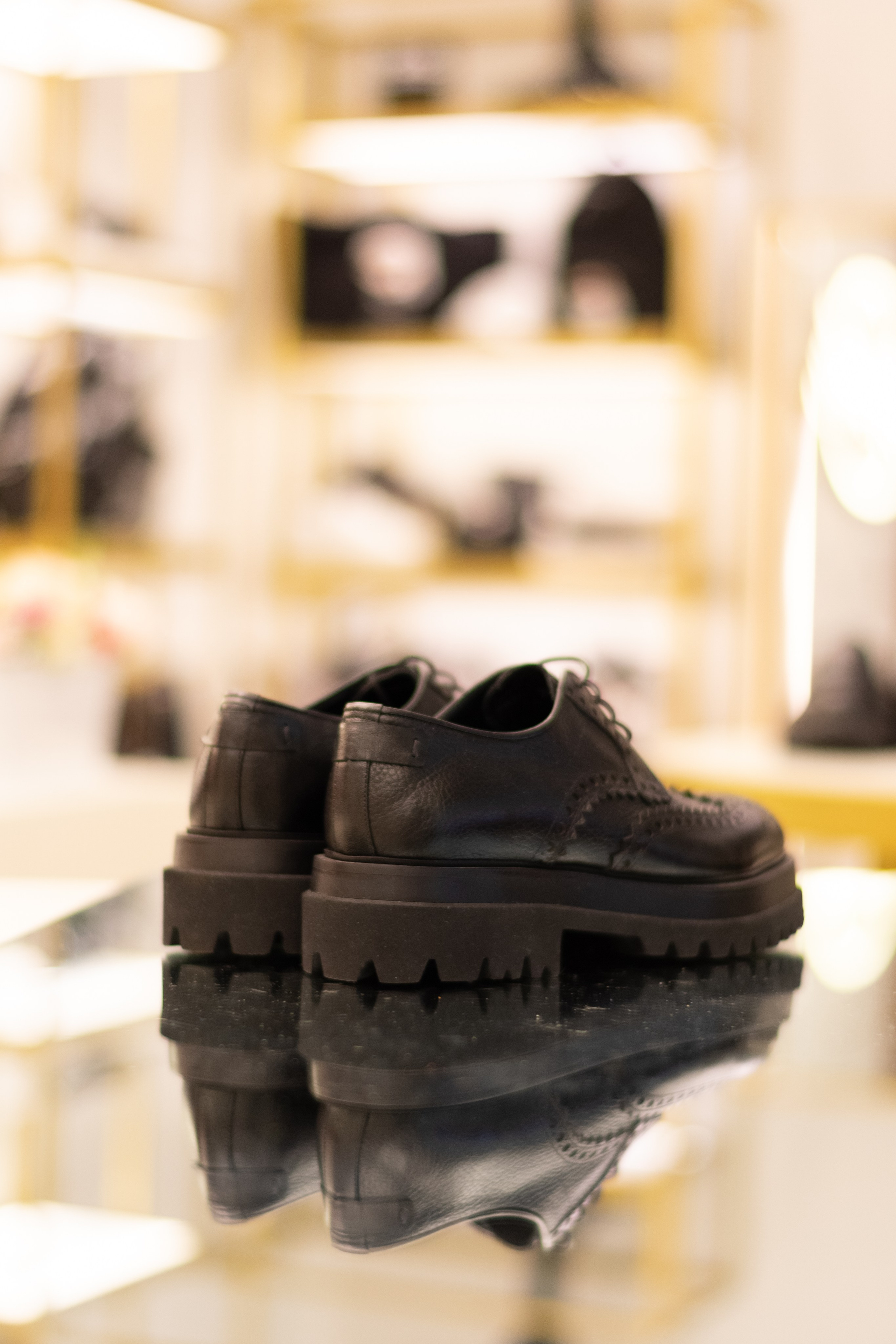 Для организаций. Предметная фотосессия для обувного магазина Capsula. Фотограф/видеограф Богдан Голованов