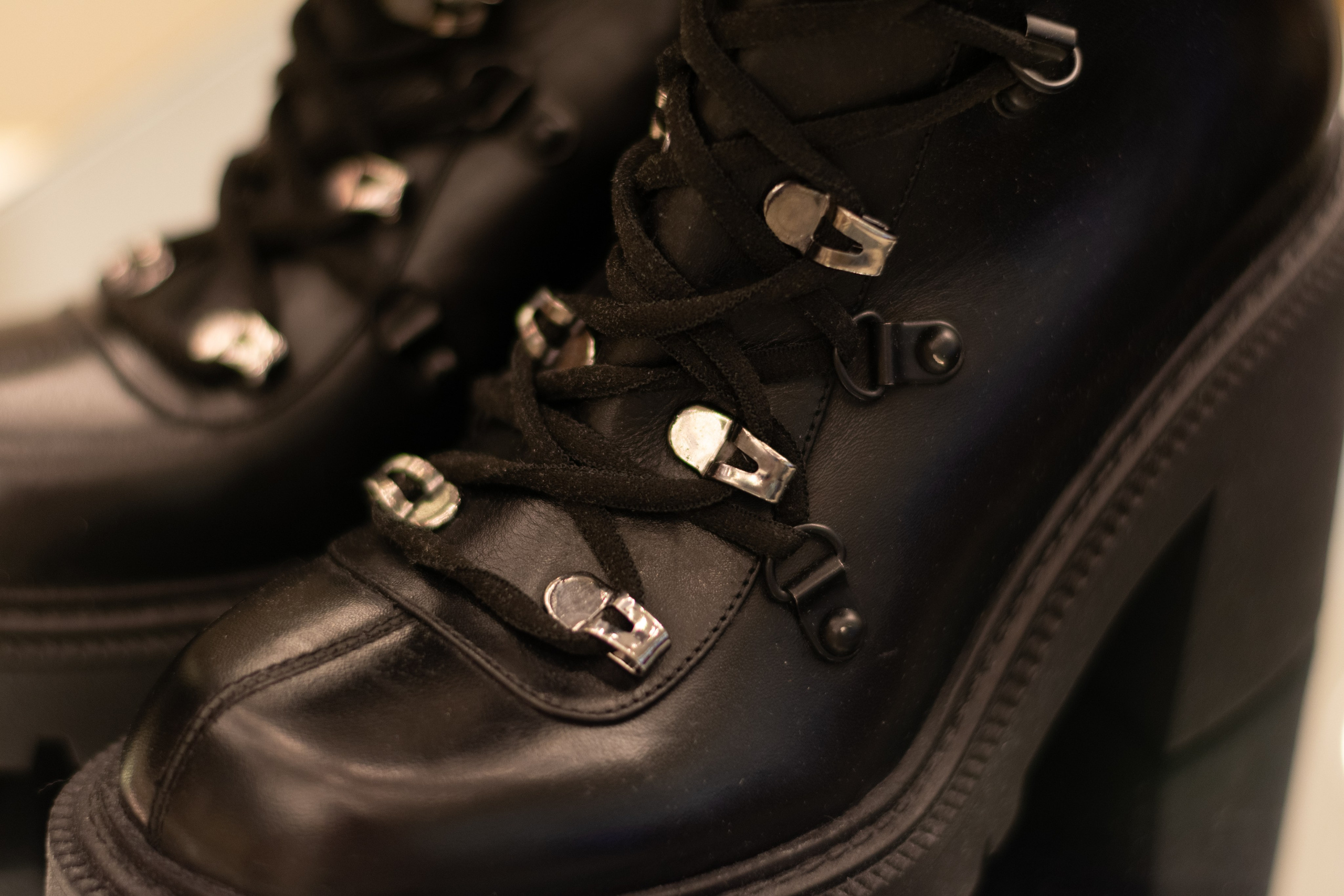 Для организаций. Предметная фотосессия для обувного магазина Capsula. Фотограф/видеограф Богдан Голованов