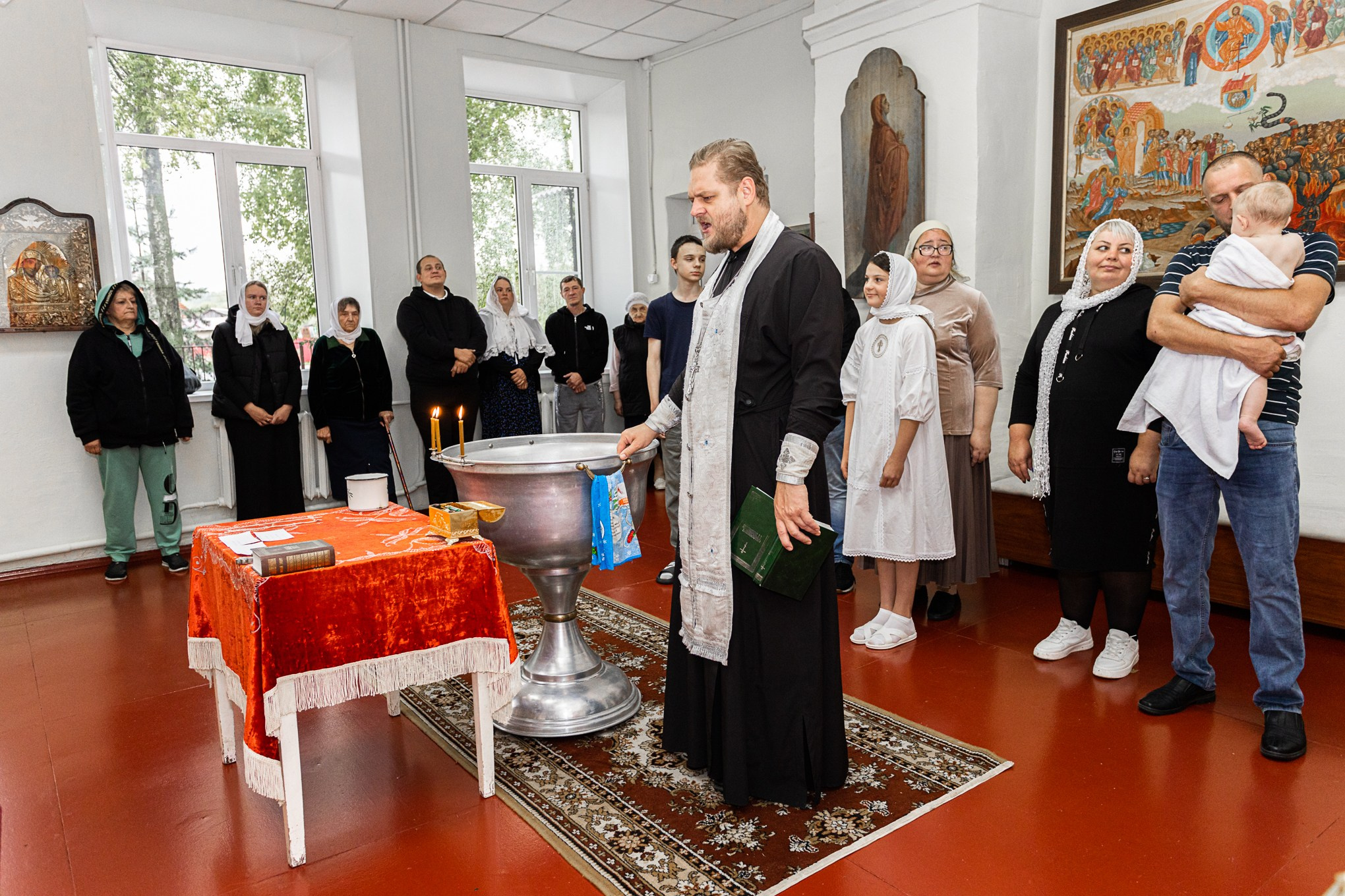 Свадьба, роспись в ЗАГСе, венчание, крещение, выписка из роддома — фотосъёмка. Визуальная упаковка брендов и проектов через фото и видеопроизводство
