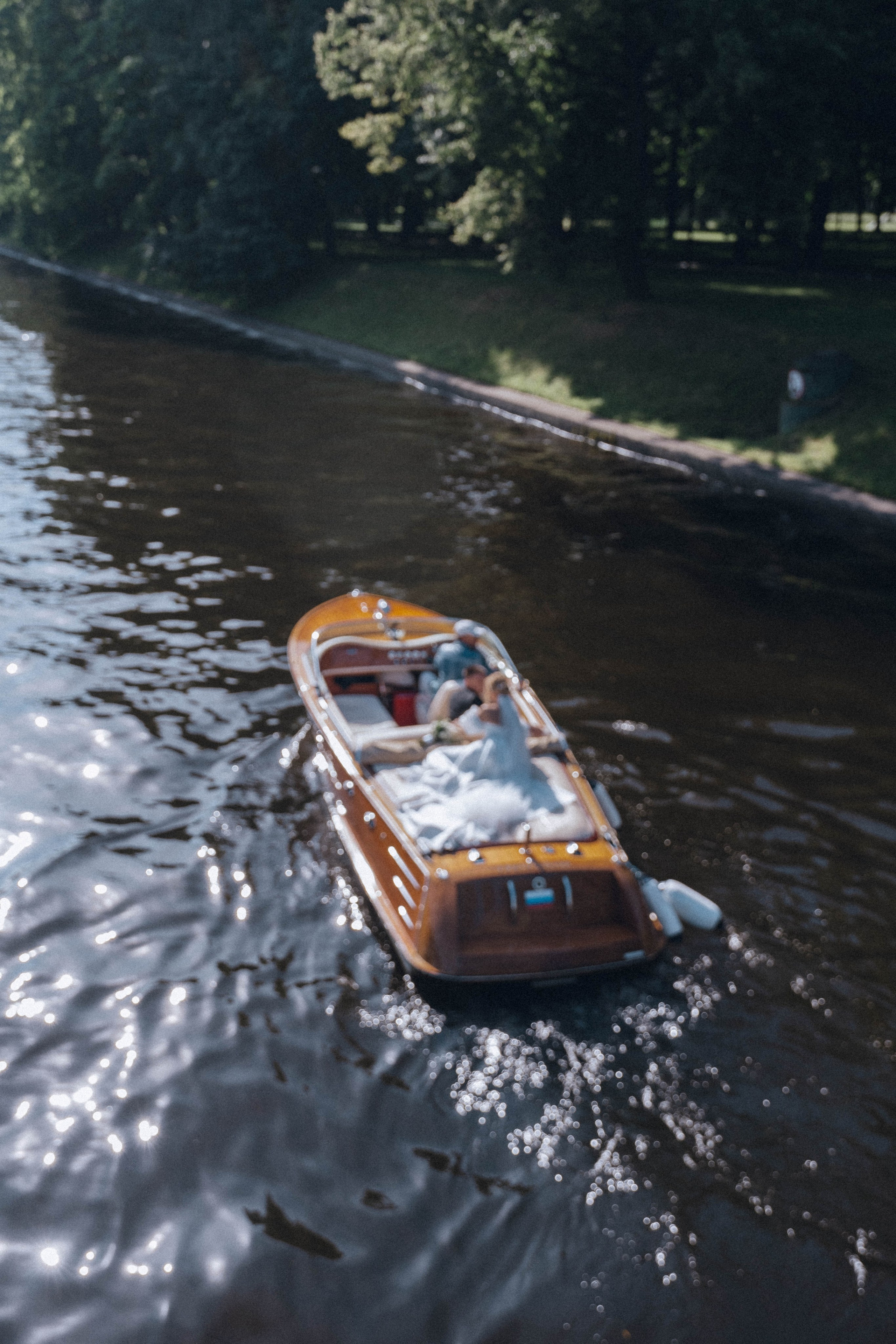 СВАДЕНБНАЯ СЬЕМКА НА КАТЕРЕ ПО КАНАЛАМ САНКТ-ПЕТЕРБУРГА И В АКВАТОРИИ НЕВЫ. Профессиональный фотограф, Санкт-Петербург — Виктория Богомолова