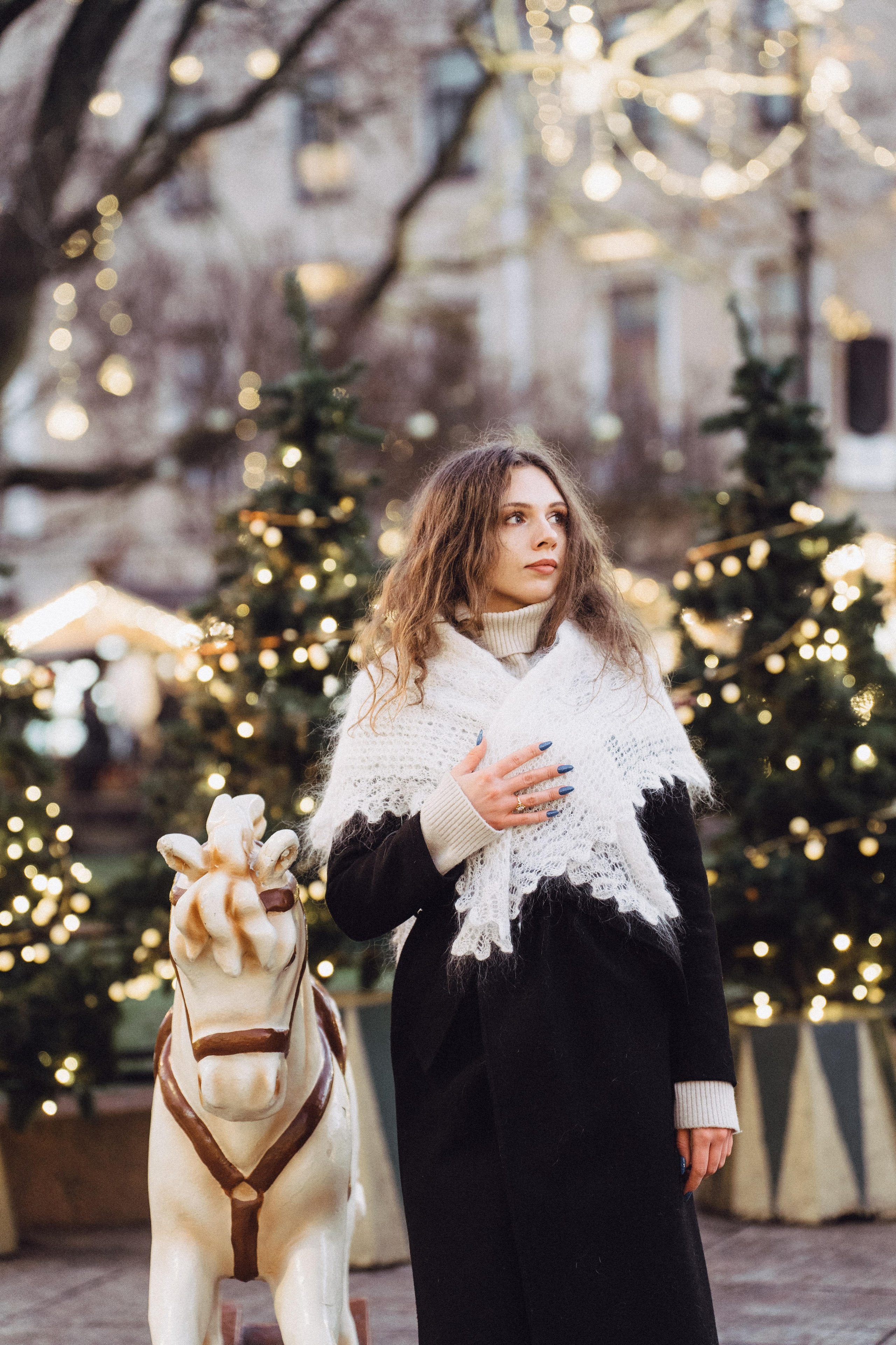 ПРОГУЛКА НА МАНЕЖНОЙ ПЛОЩАДИ ДЛЯ ДЕВУШКИ ПЕРЕД НОВЫМ ГОДОМ (НОВОГОДНЯЯ ФОТОСЕССИИЯ НА МАНЕЖНОЙ ПЛОЩАДИ). Профессиональный фотограф, Санкт-Петербург — Виктория Богомолова