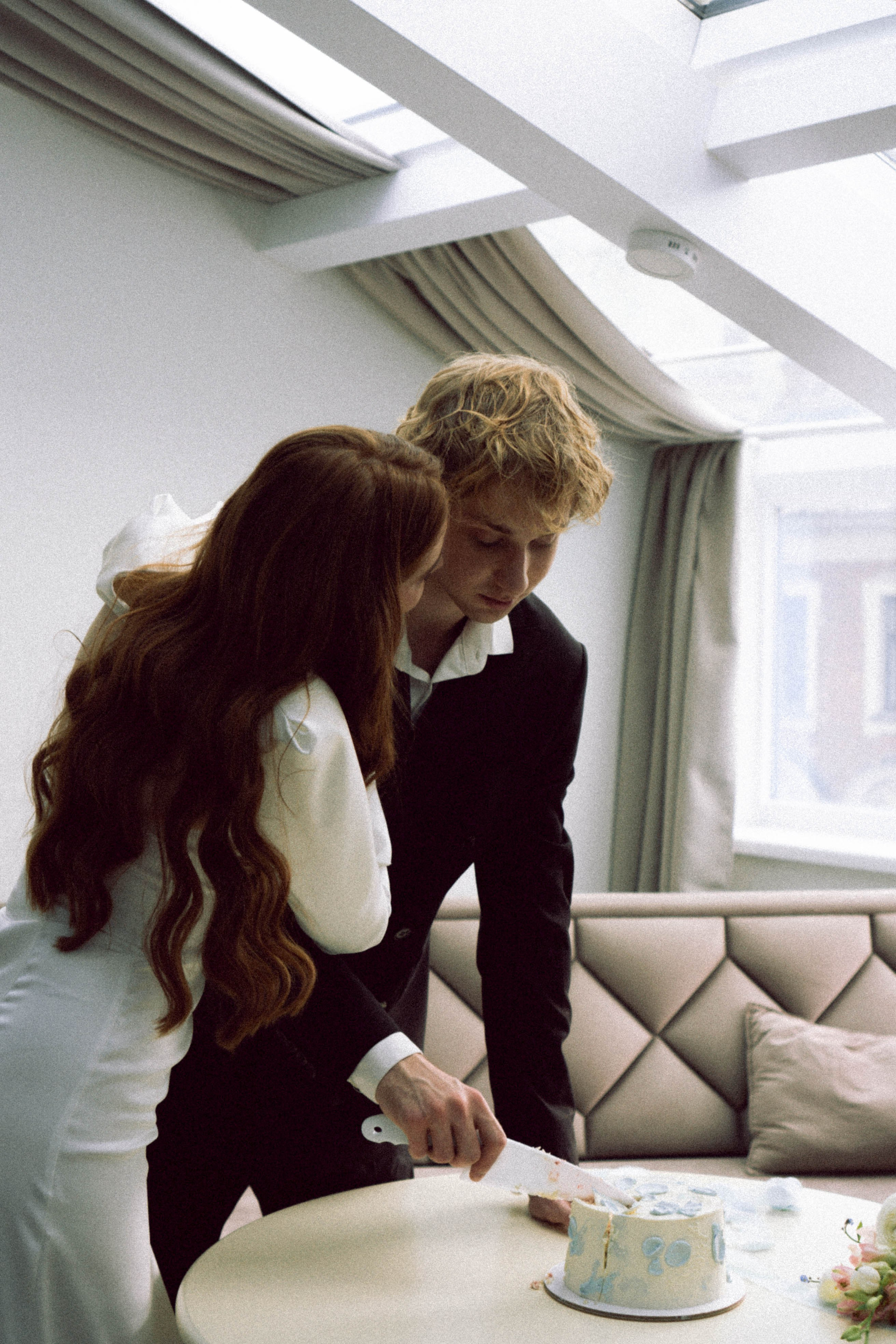 СВАДЕБНАЯ СЬЕМКА В ОТЕЛЕ. СБОРЫ ЖЕНИХА И НЕВЕСТЫ И ТАКЖЕ ТОР И ПОДГОТОВКА К ПРОГУЛКЕ. Профессиональный фотограф, Санкт-Петербург — Виктория Богомолова