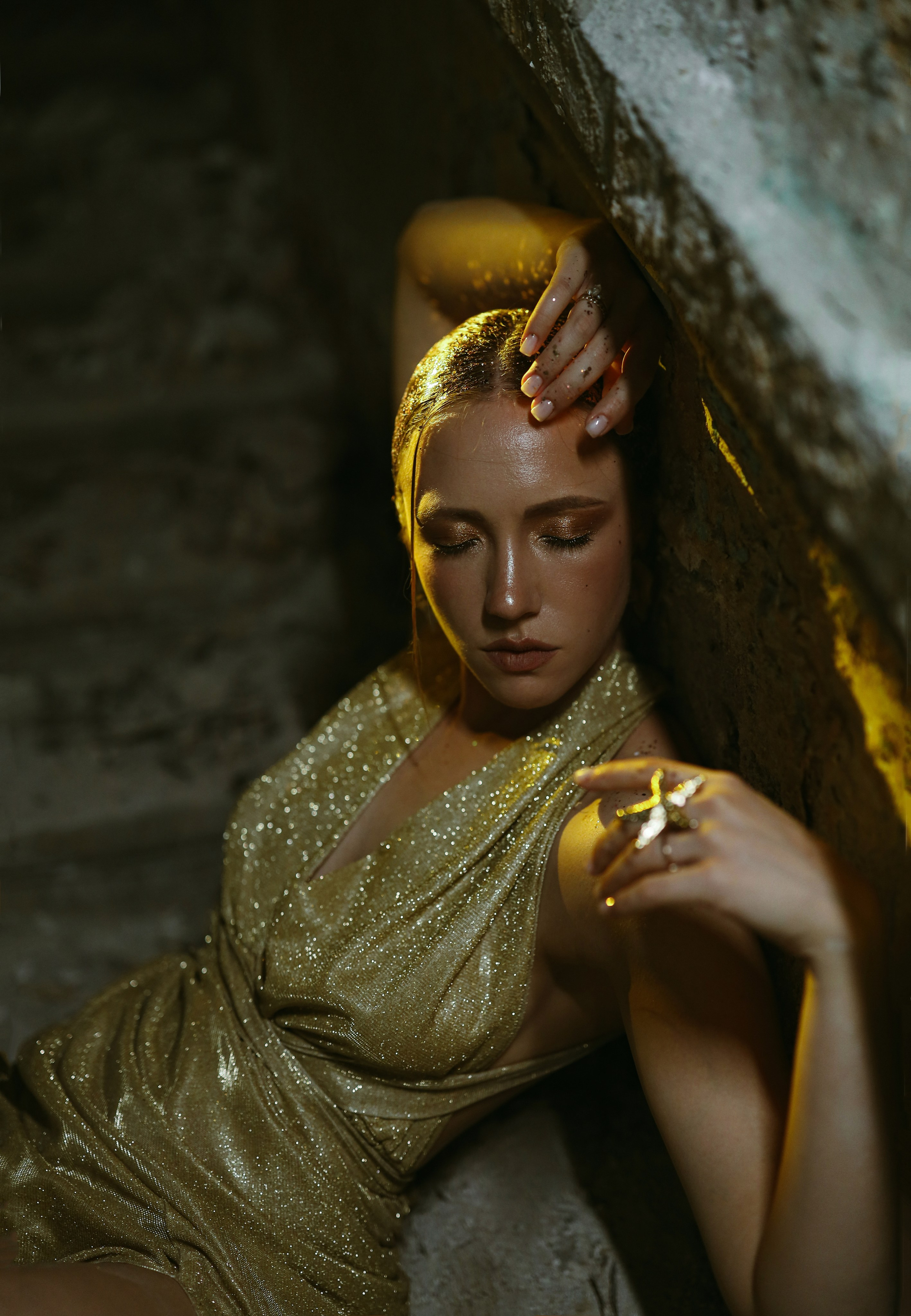 Фотосессия в заброшенном здании для Софии, Сухум, Абхазия. Свадебный и семейный фотограф в Абхазии Жанна Соснина