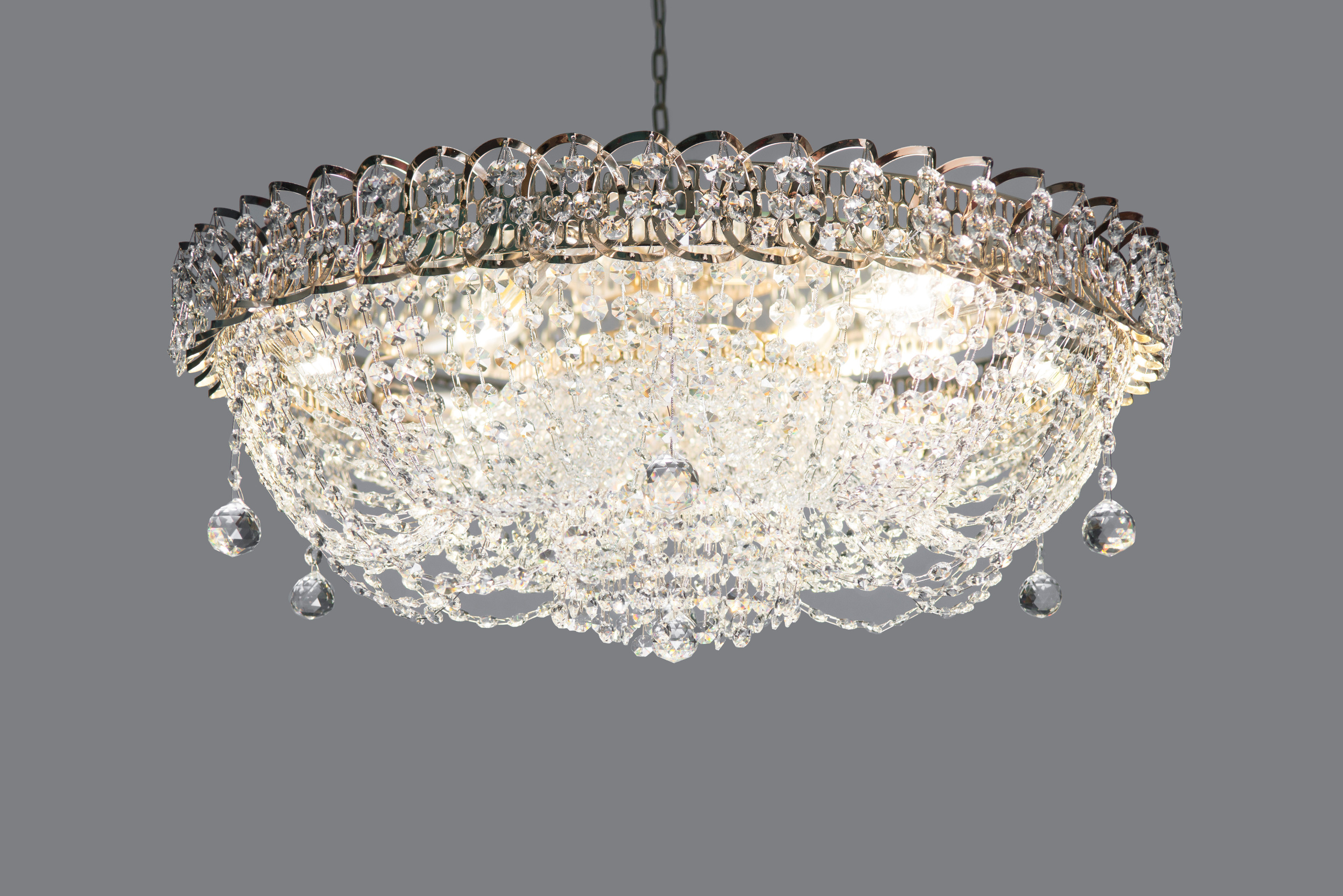 Хрустальные люстры. Контент-фотограф Татьяна Киричук в Ростове-на-Дону