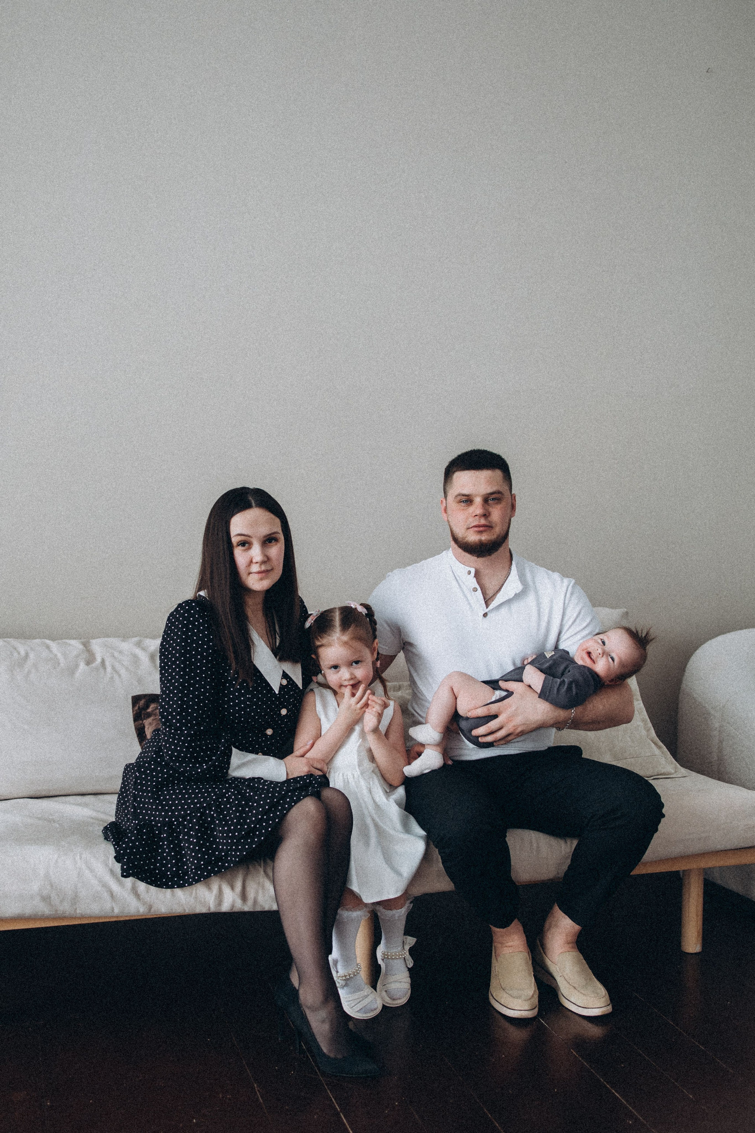 Семья Назаровых. Семейный фотограф Нижневартовск Тюмень Ефимова Ирина