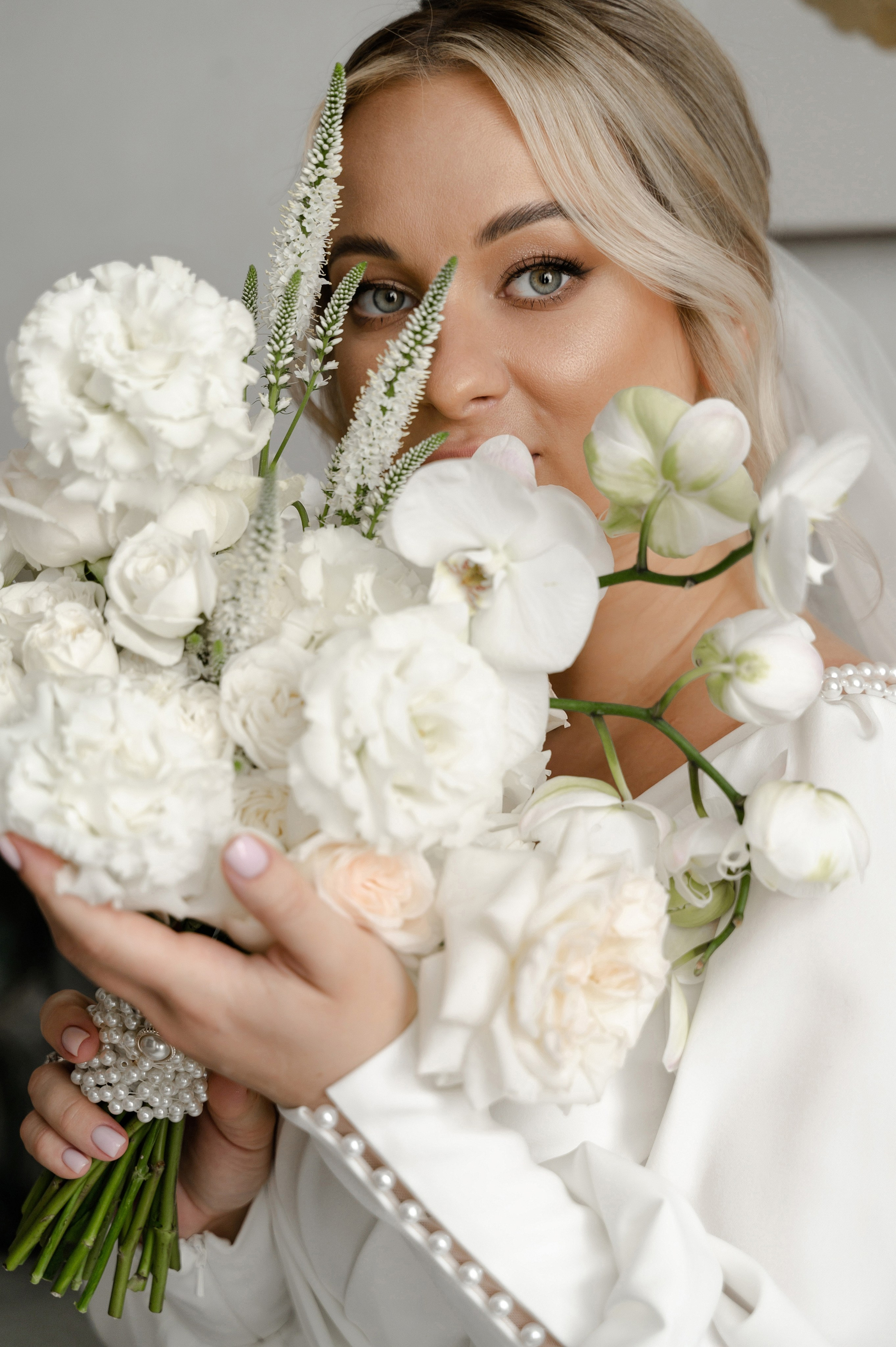 Свадебная фотосессия в отеле Hayat Regency Rostov. Свадебный фотограф в Ростове Максимов Максим