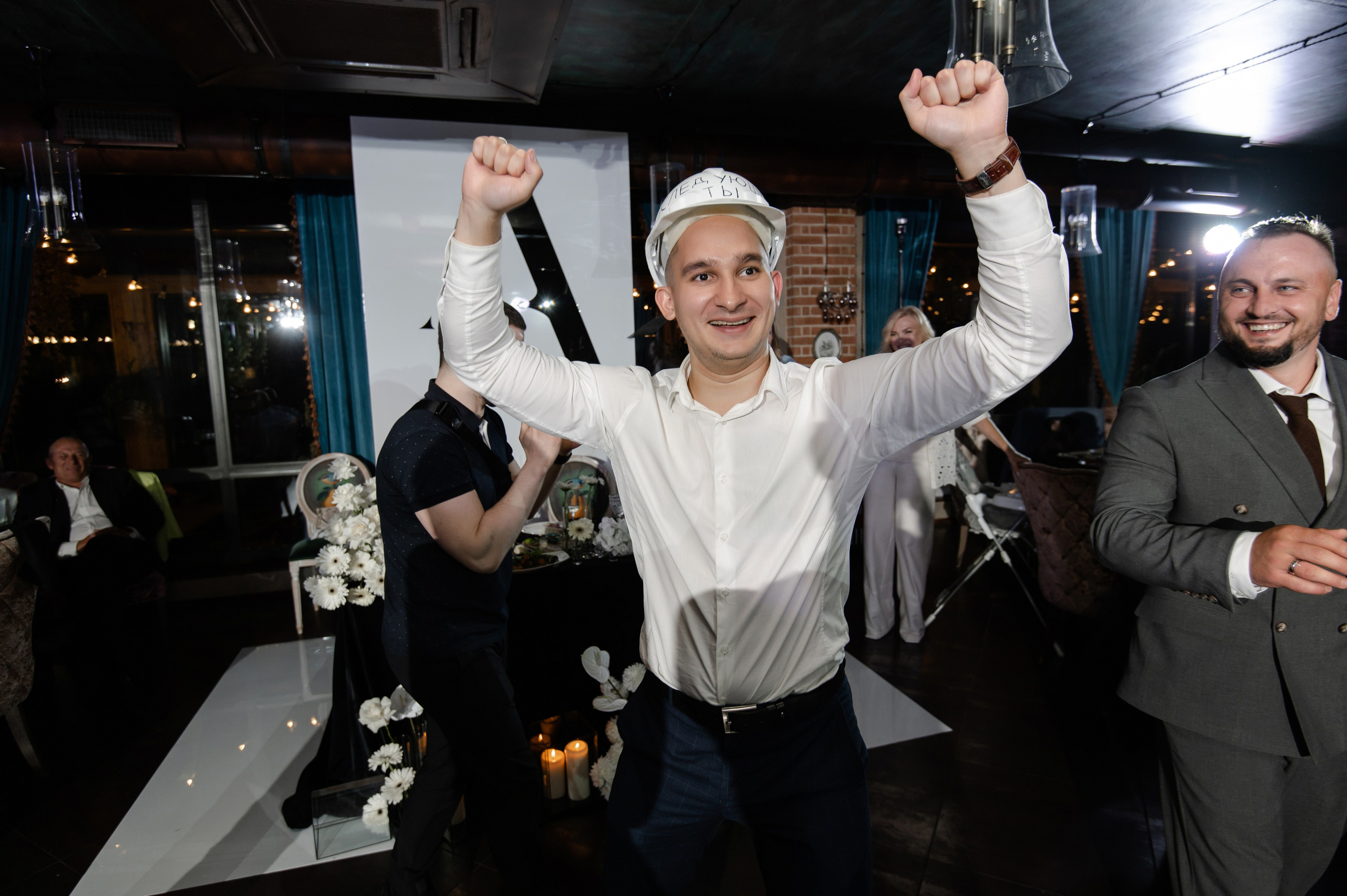 Свадебная фотосессия в отеле Hayat Regency Rostov. Свадебный фотограф в Ростове Максимов Максим