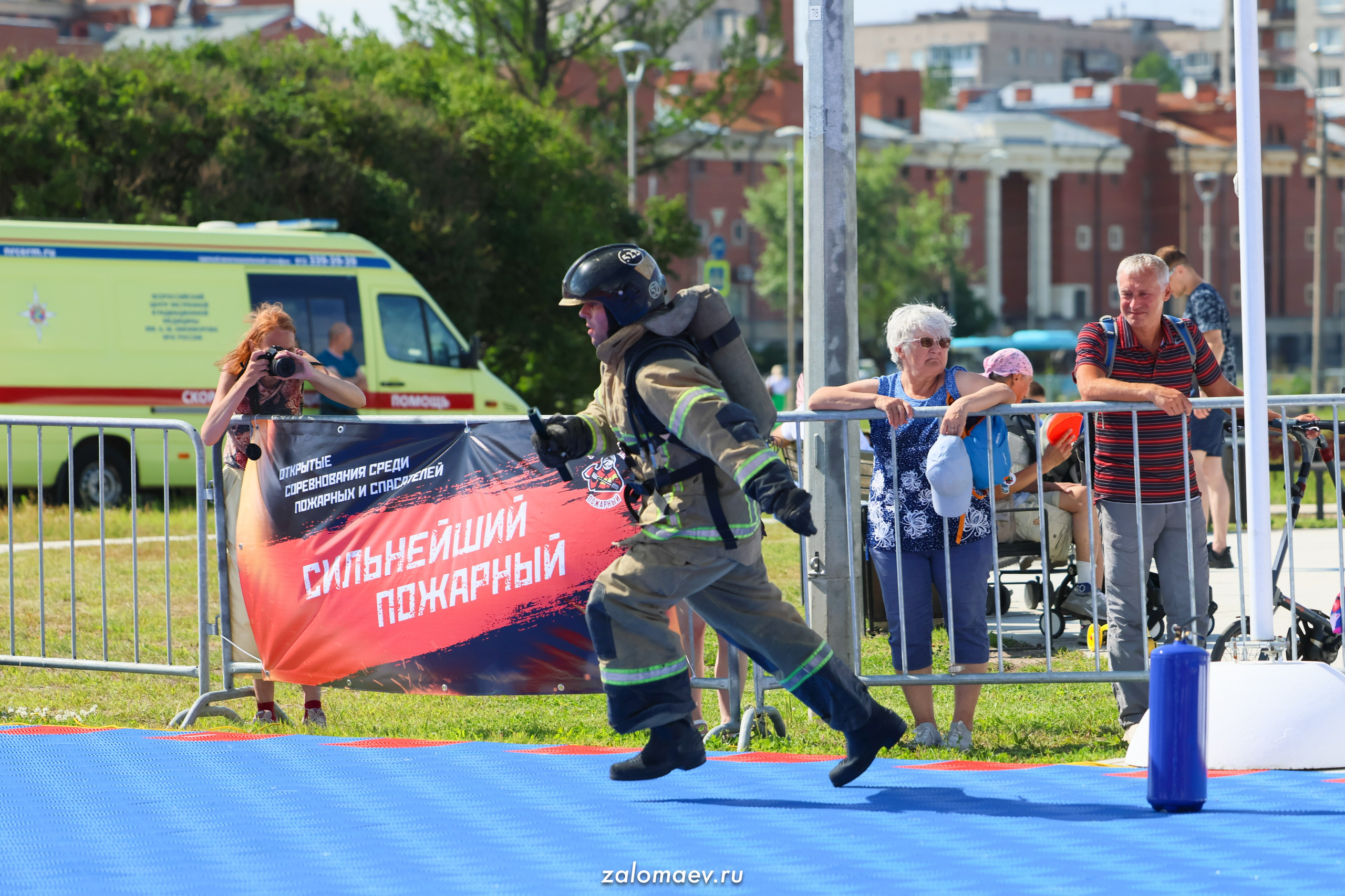 Сильнейший пожарный. Фотограф Александр Заломаев