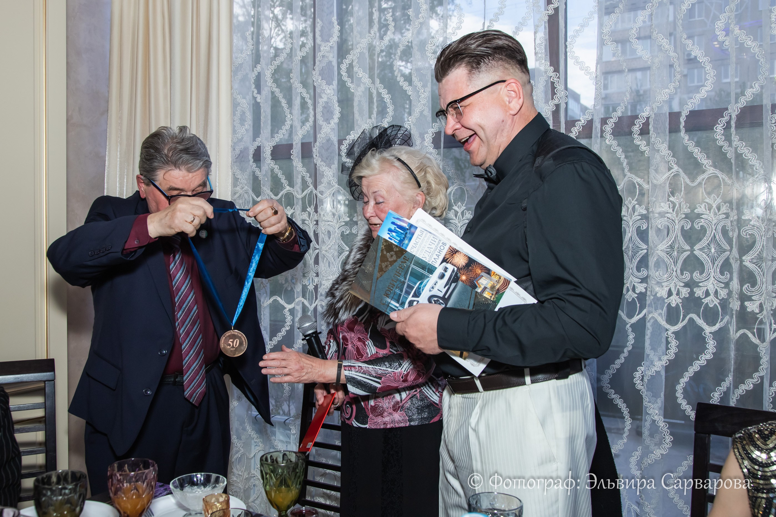 Гангстерская вечеринка в стиле 1920-х. Репортажный Фотограф