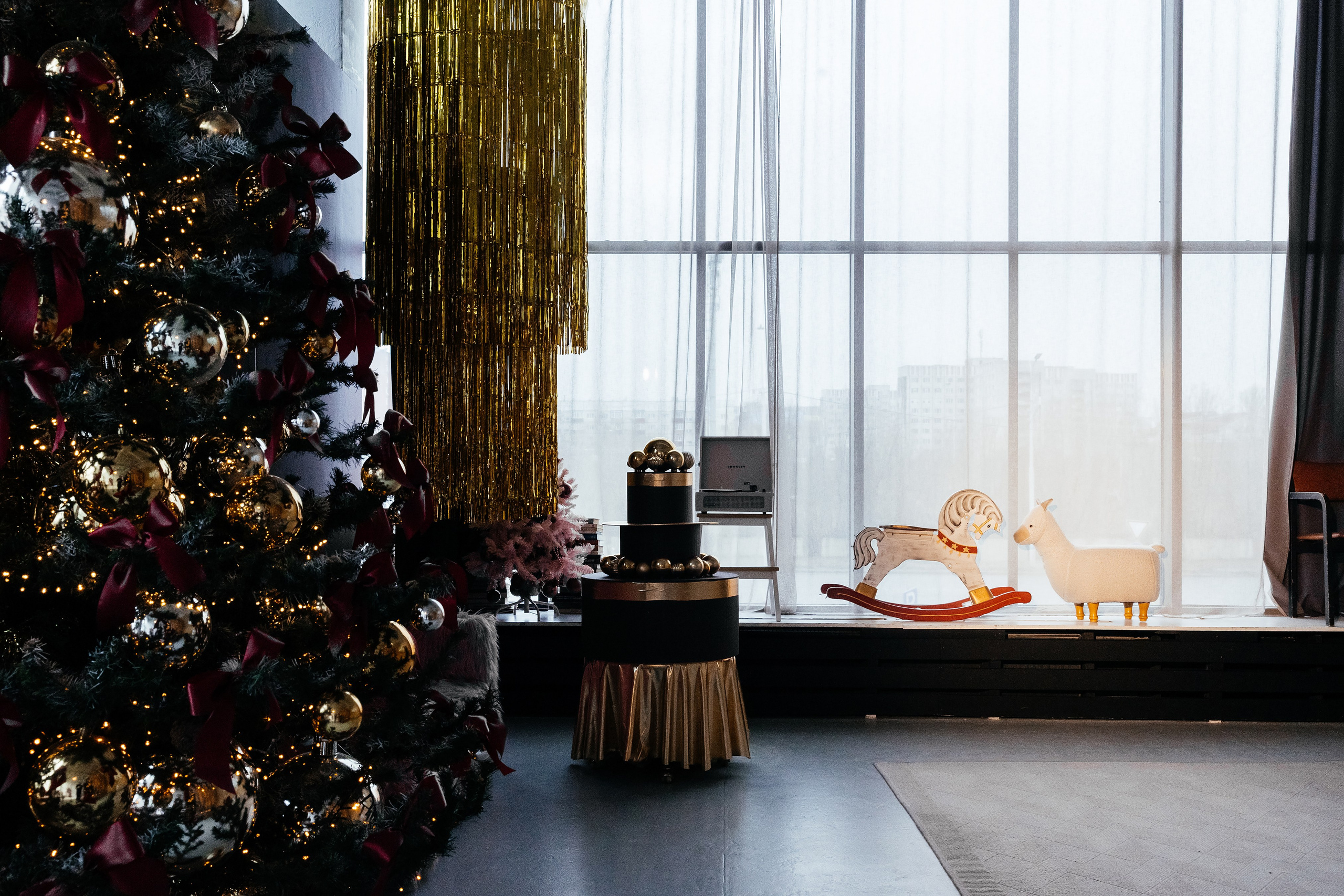 Идеальные фотографии в фотостудии Питер, зал Невский в Сургуте от профессионального фотографа Анны Старцевой