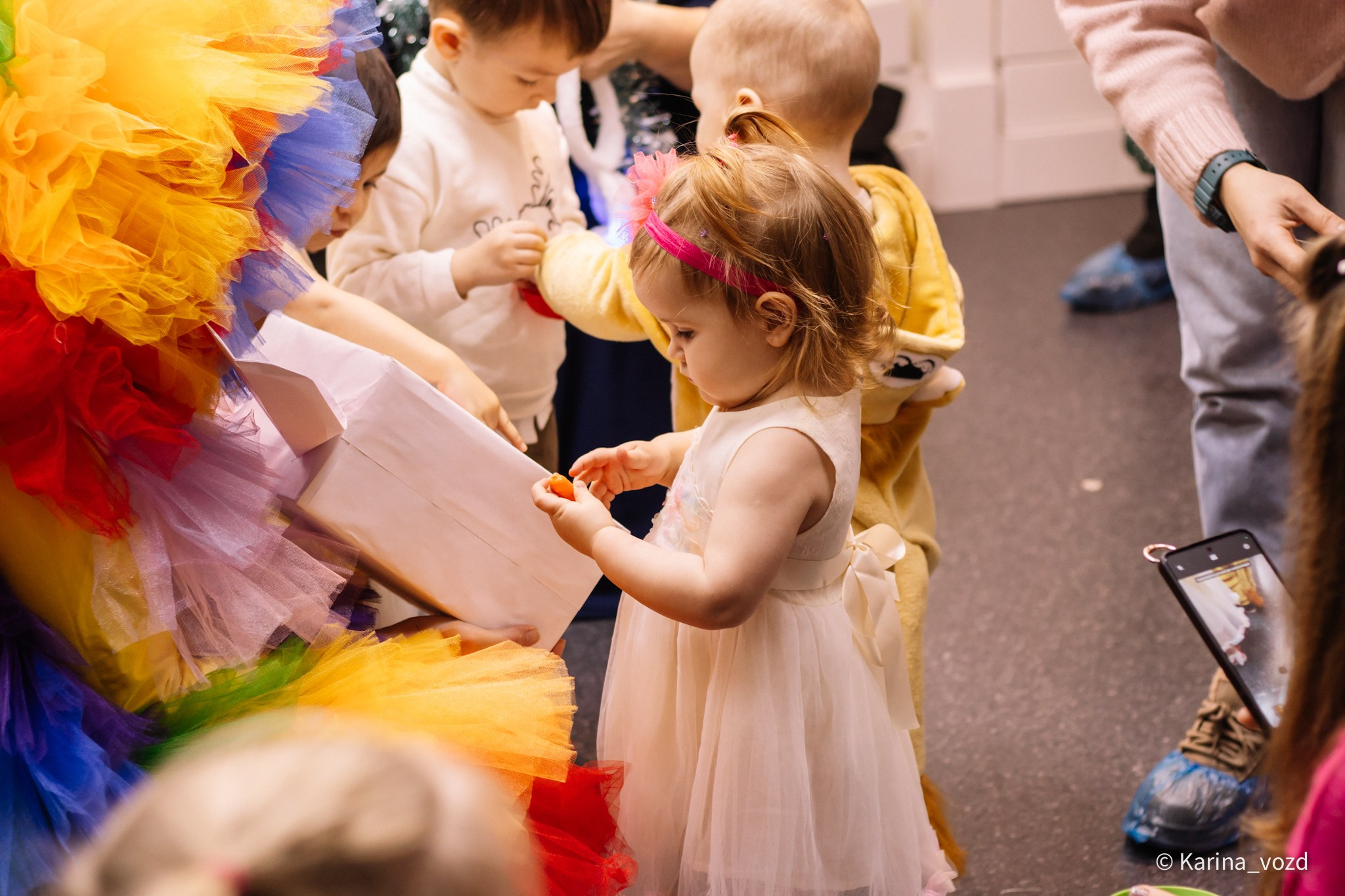 Новогодняя елочка для малышей в творческом бюро «Зеленая груша». Репортажный фотограф в Москве и Зеленограде Karina-vozd