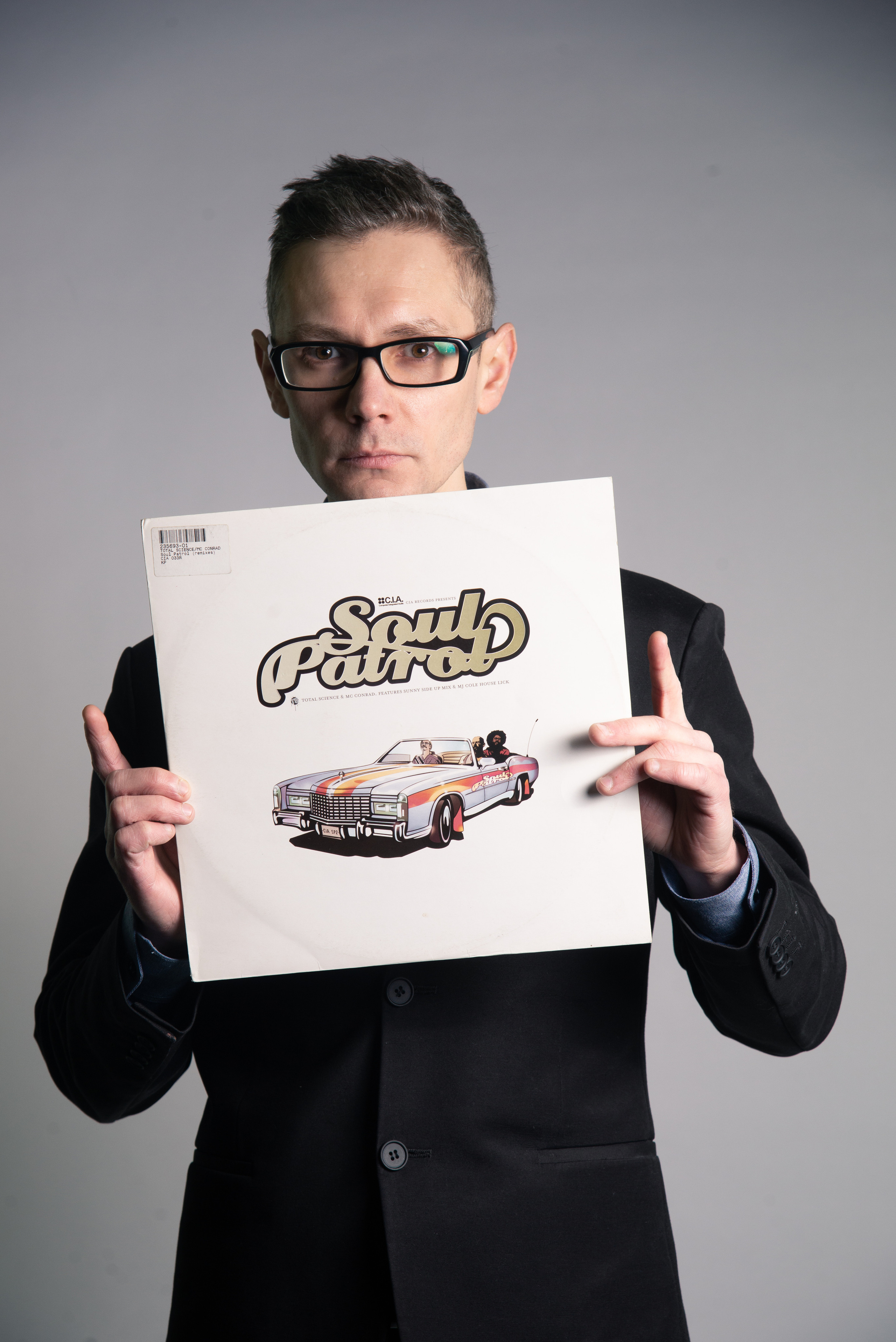 Мужской портрет Виниловые сказы. Екатеринбург. Фотограф Паткиевич Евгений