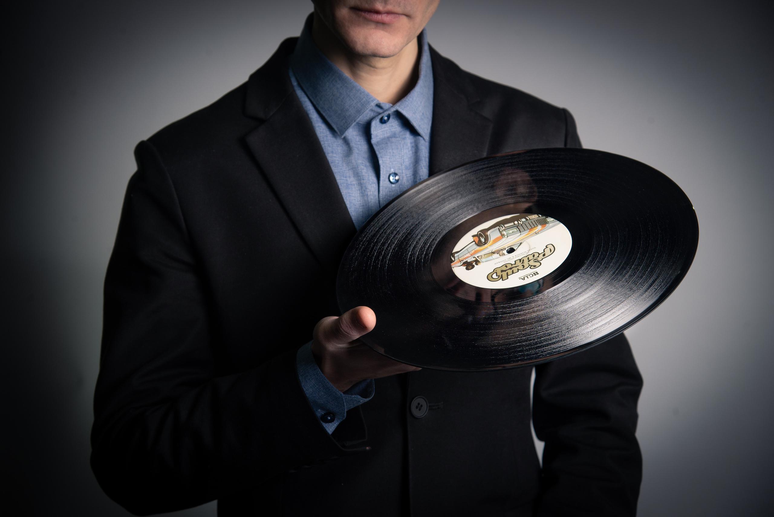 Мужской портрет Виниловые сказы. Екатеринбург. Фотограф Паткиевич Евгений