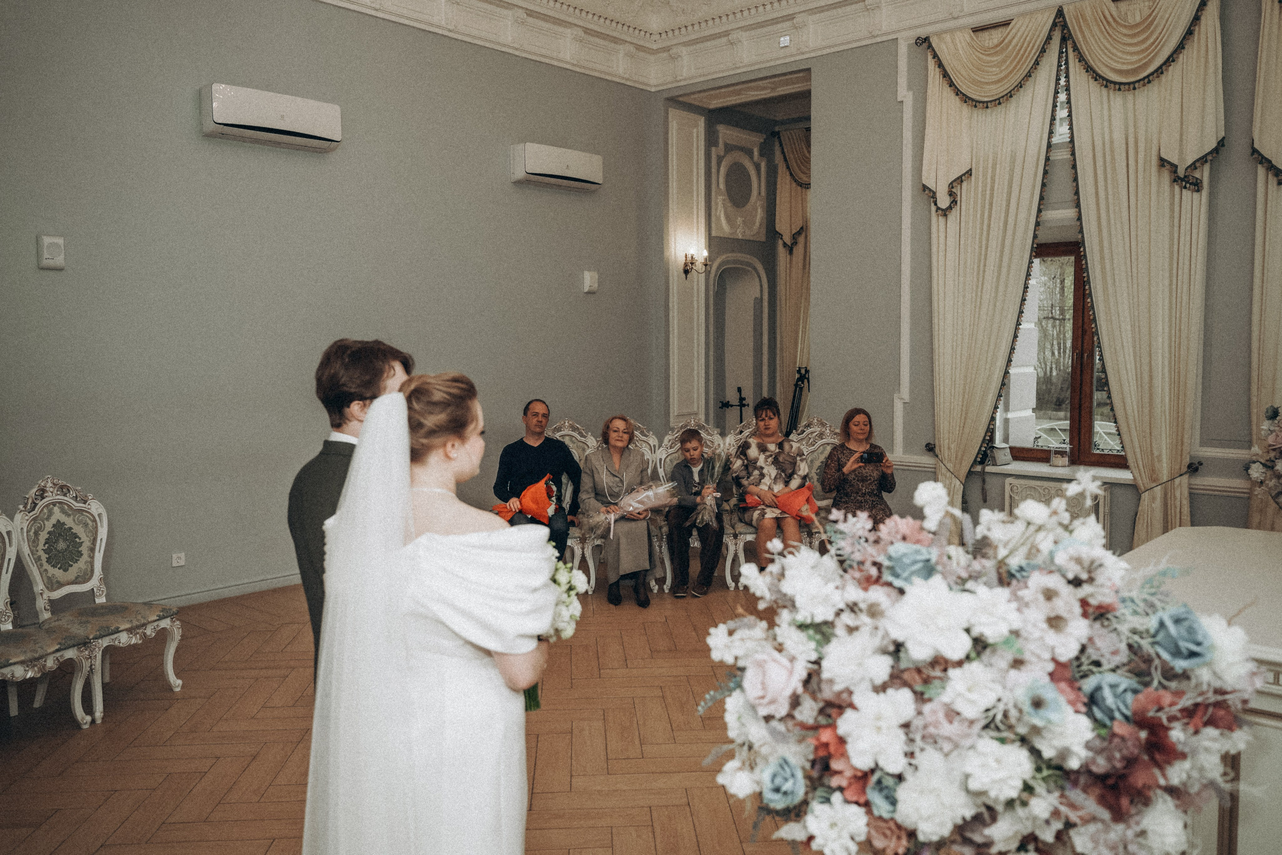 09.04.2026. Фотограф в Нижнем Тагиле. Прогулочные и студийные съемки