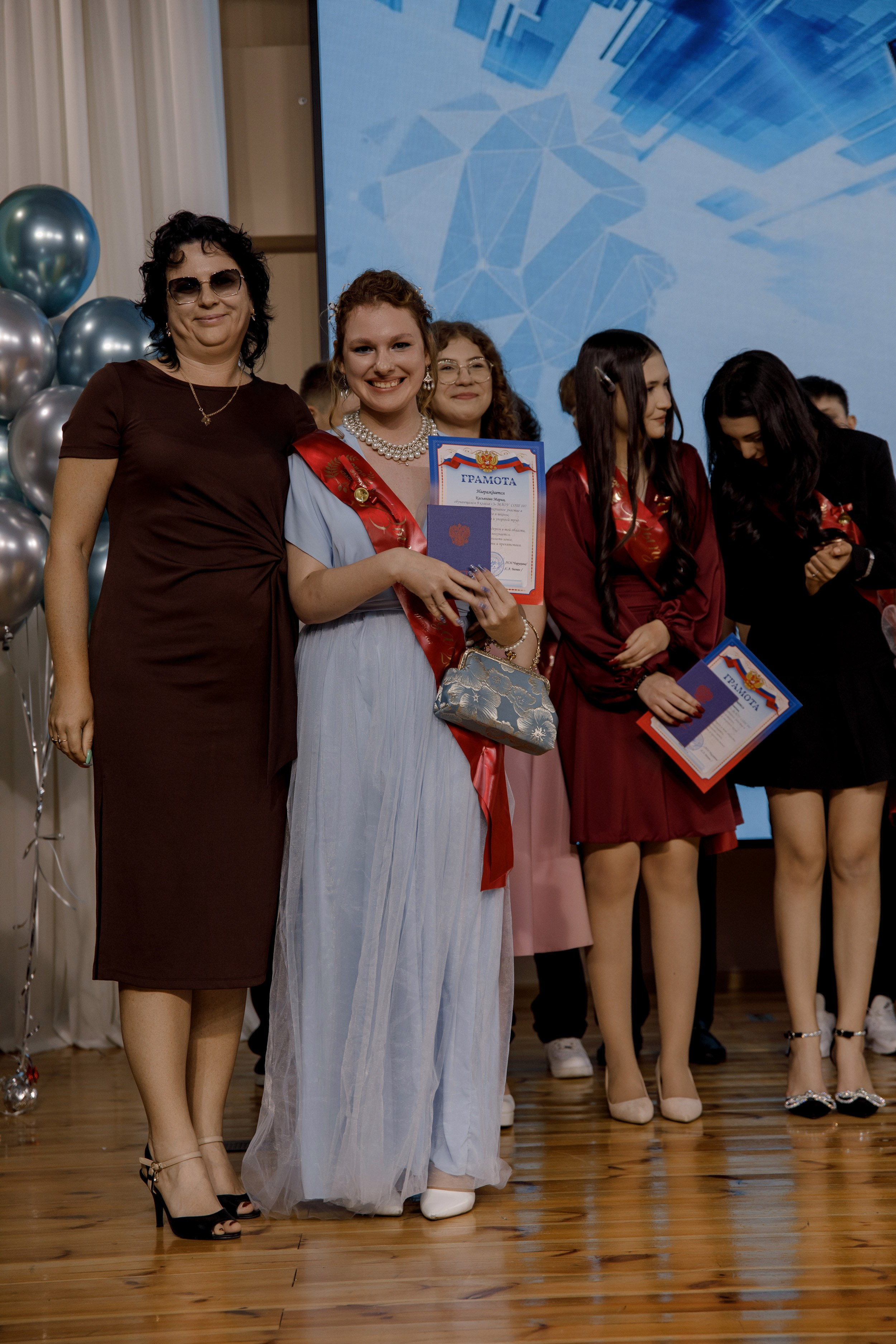 Выпускной школа 107 г Краснодар. Выпускные альбомы в Краснодарском крае