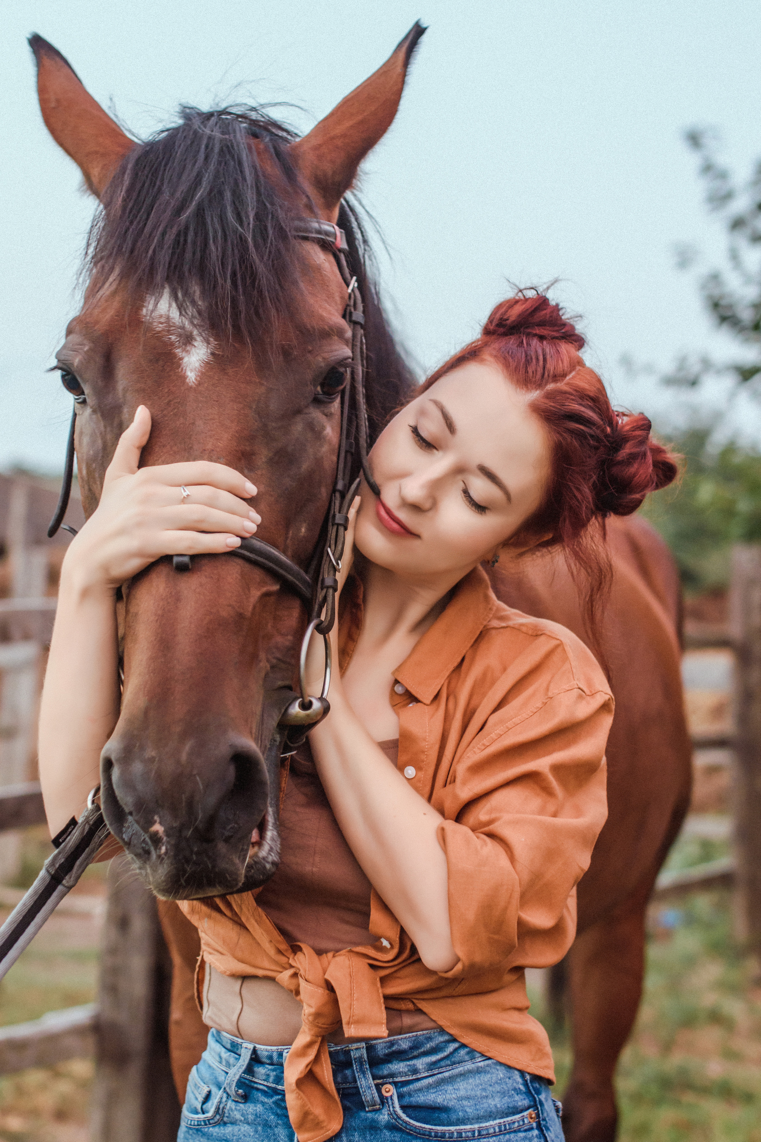 Фотосессия девушка и лошади на природе. Семейный и женский фотограф в Краснодаре Александра Синчук