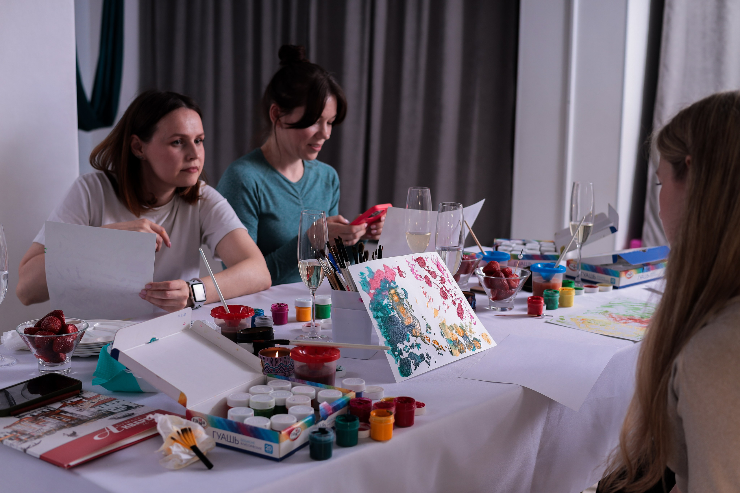 Арт-терапия + аэройога. Фотограф Надршина Лилия