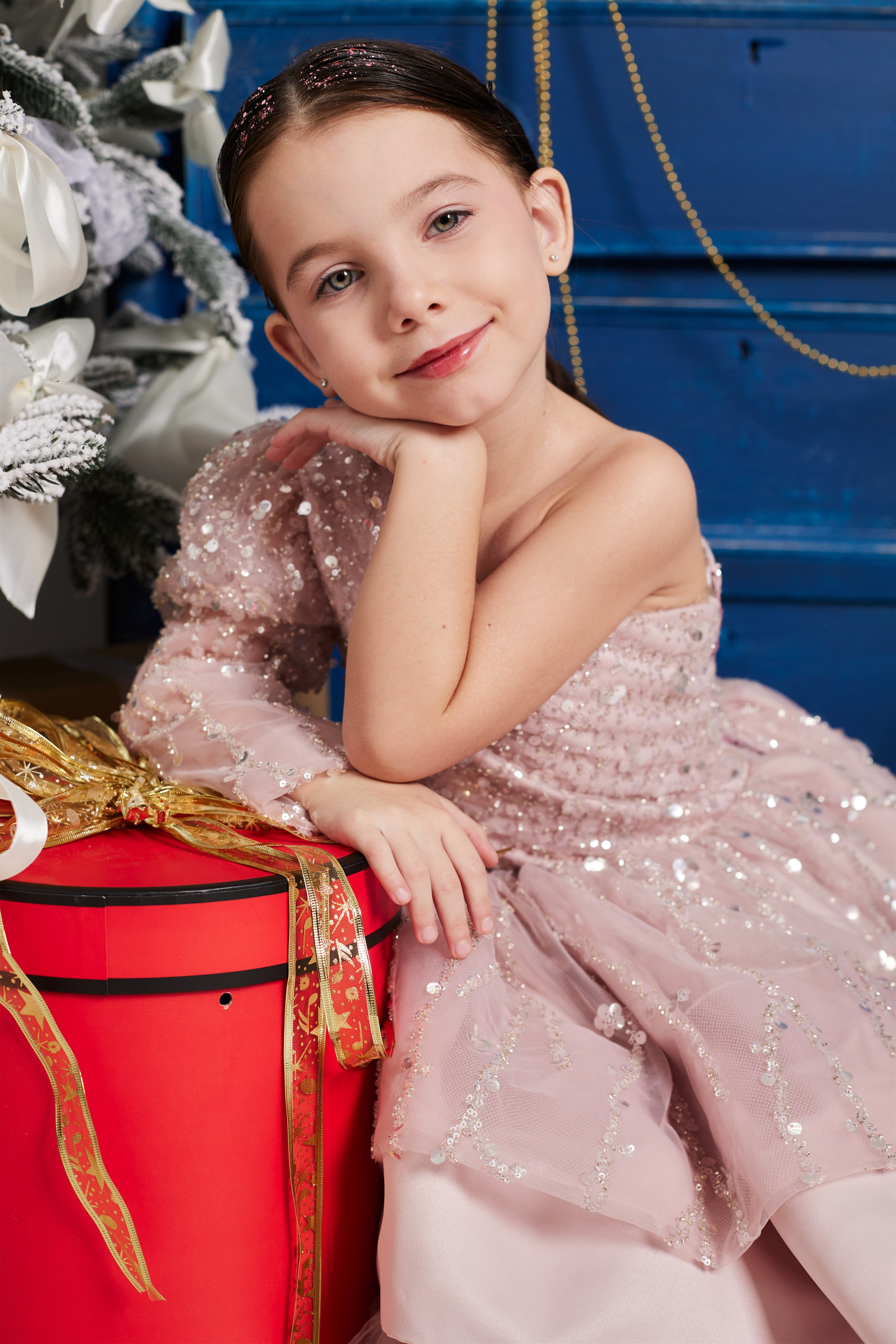 Новый год — Модельное агентство Happy kids. Виктория Ларина — Портретный профессиональный фотограф в Иркутске