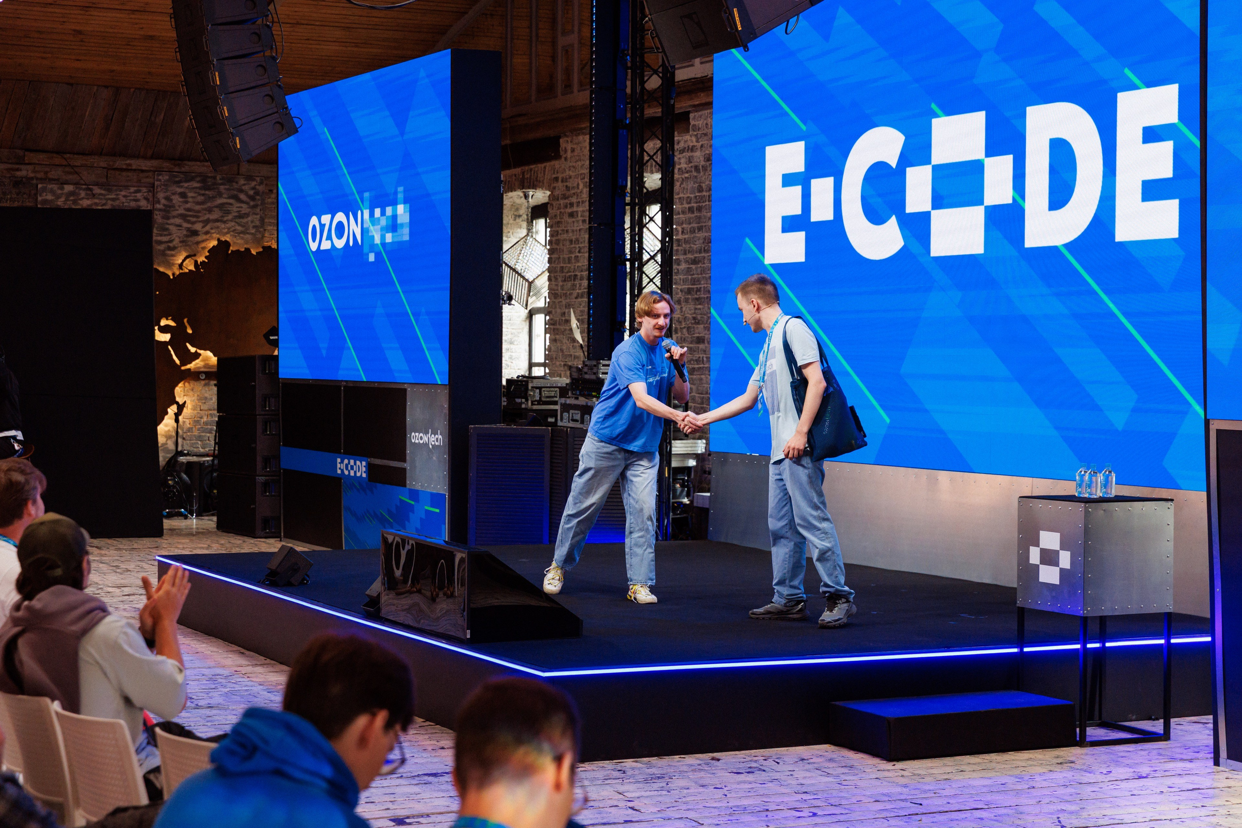 Фотографии Ozon Tech E-CODE 25. Коммерческий фотограф в Москве — Антон Ермаков