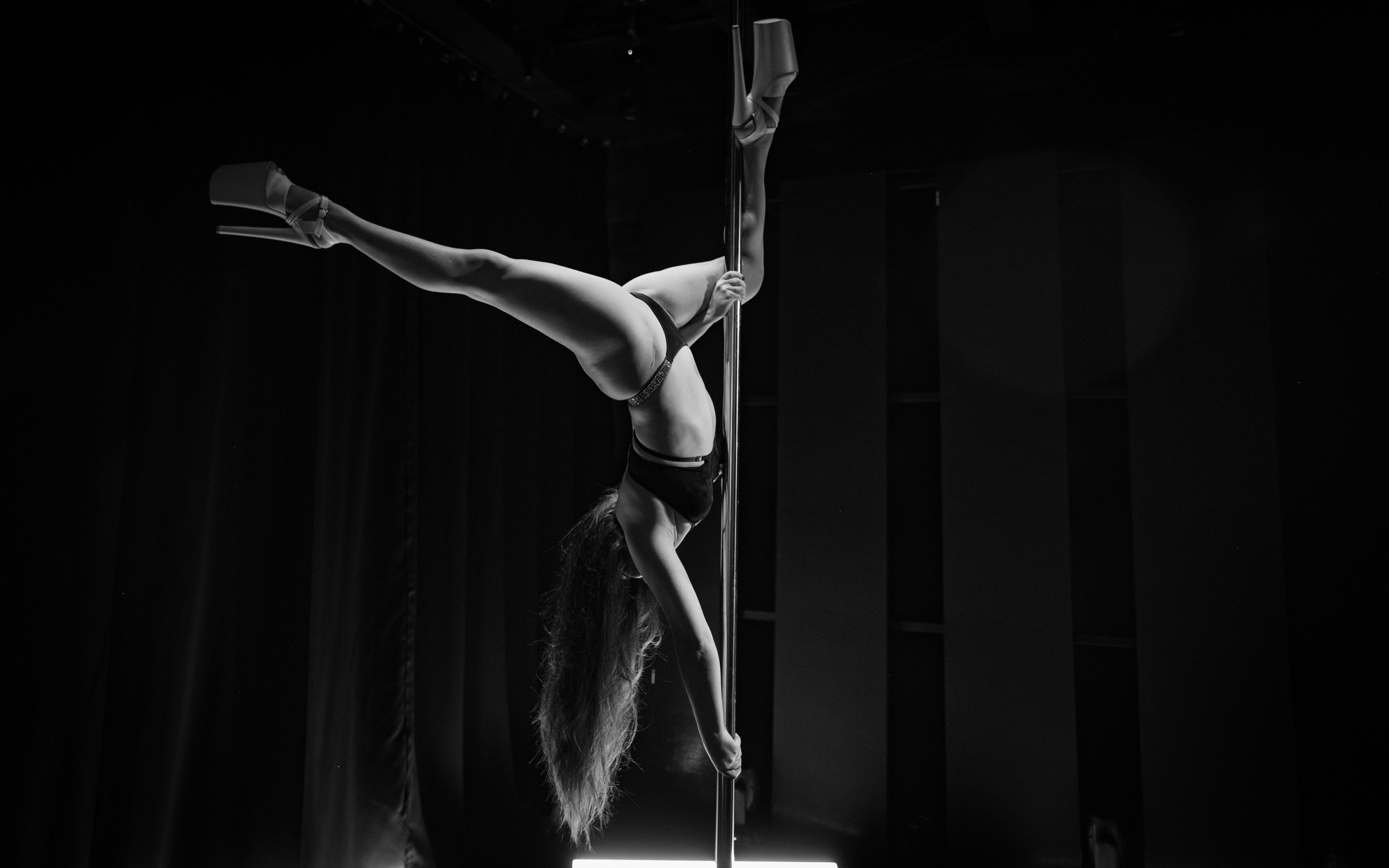 Pole dance. Oborin Sergey — портретный и свадебный фотограф