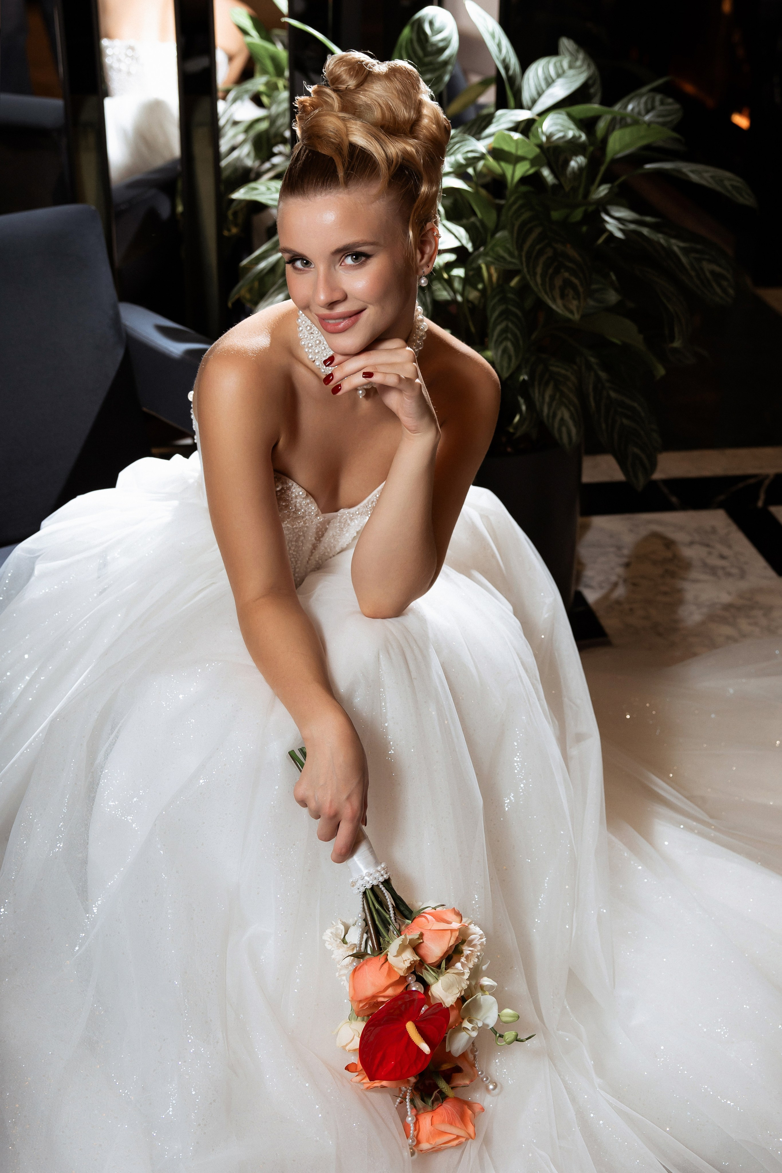 Локация отель Акрон платья салон Свадебный Мир модель Арина. Свадебный и семейный фотограф Татьяна Ласкина в Великом Новгороде