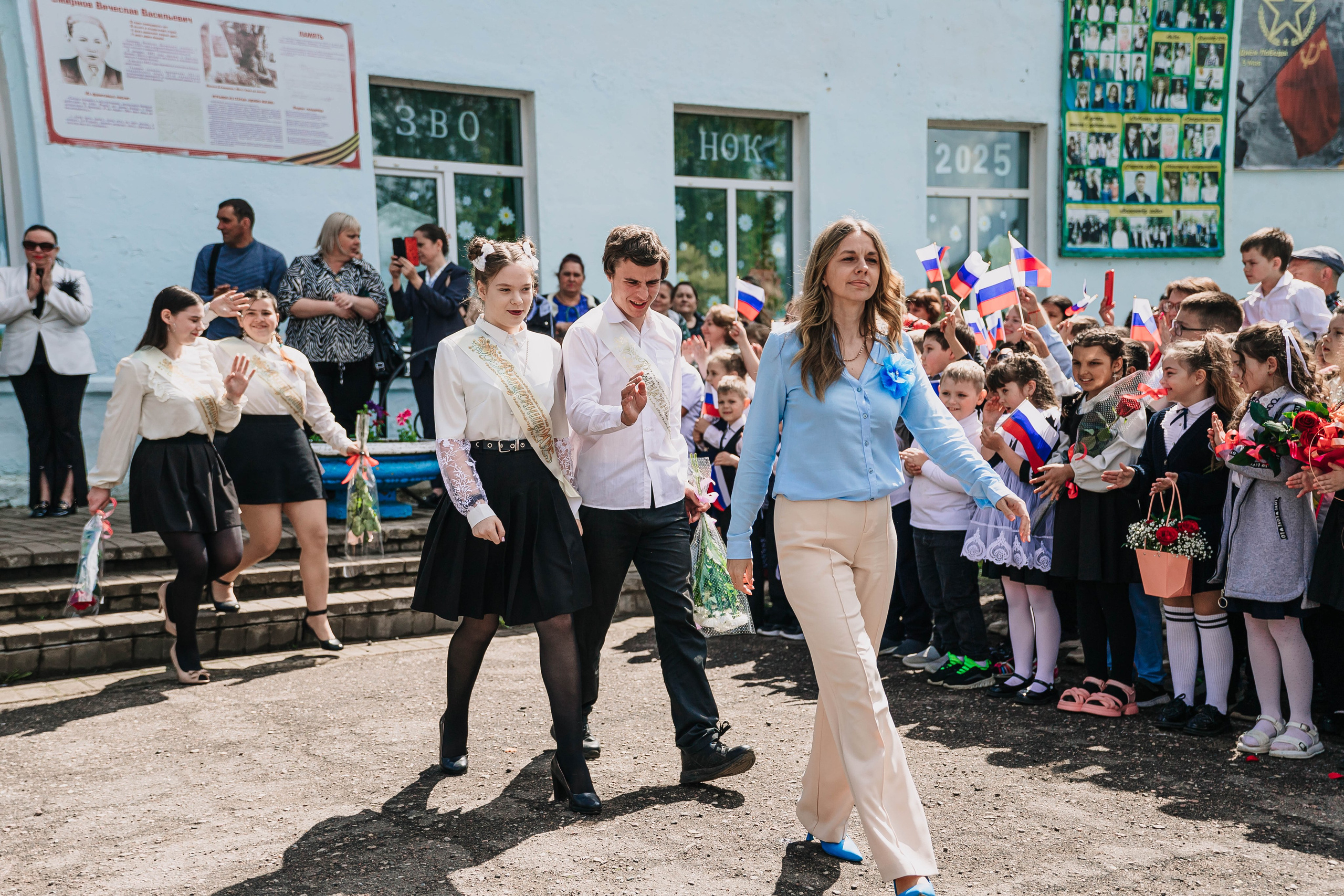 Последний звонок 9А класс МБОУ СОШ № 5 им. В. В. Смирнова, г. Невель. Фотограф Дарья Маташкова