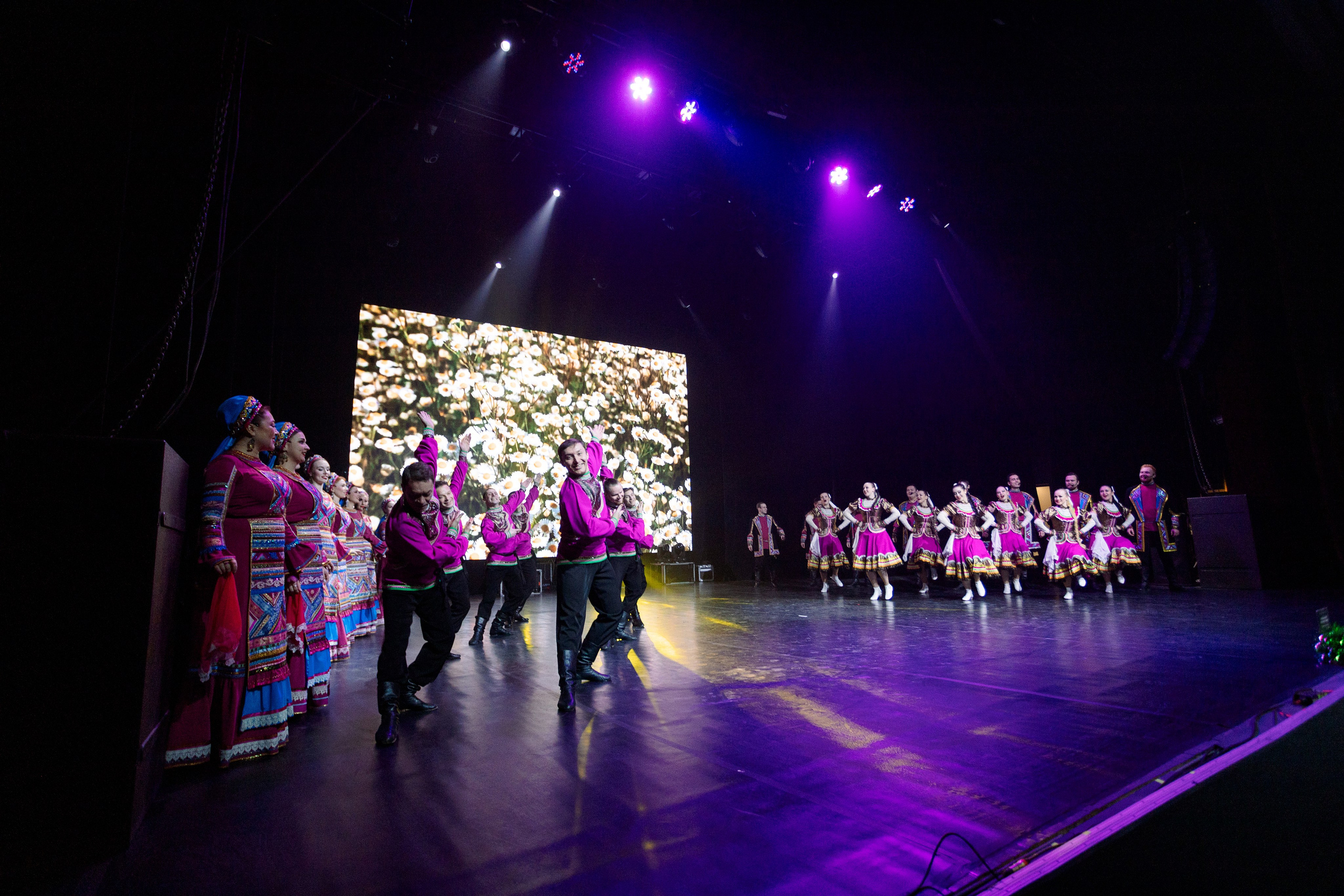 РЕПОРТАЖ: НОВЫЙ ГОД В ДК МЕТАЛЛУРГ. Профессиональный фотограф в Ижевске Леша Петров