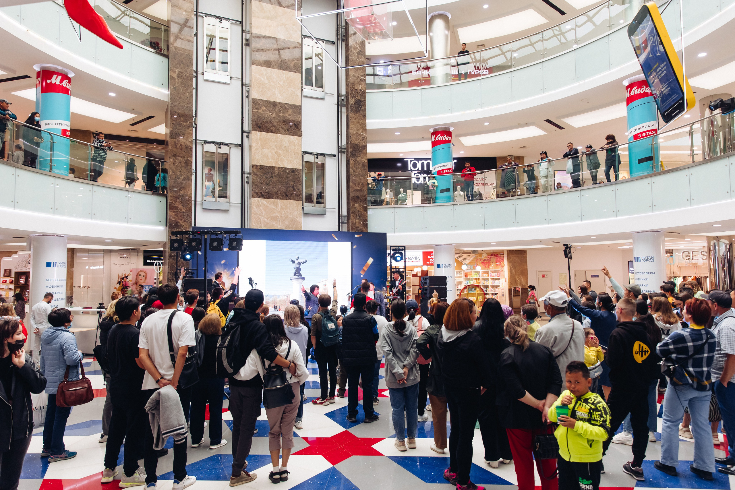 5 лет ТЦ Форум. Свадебный и семейный фотограф в Улан-Удэ