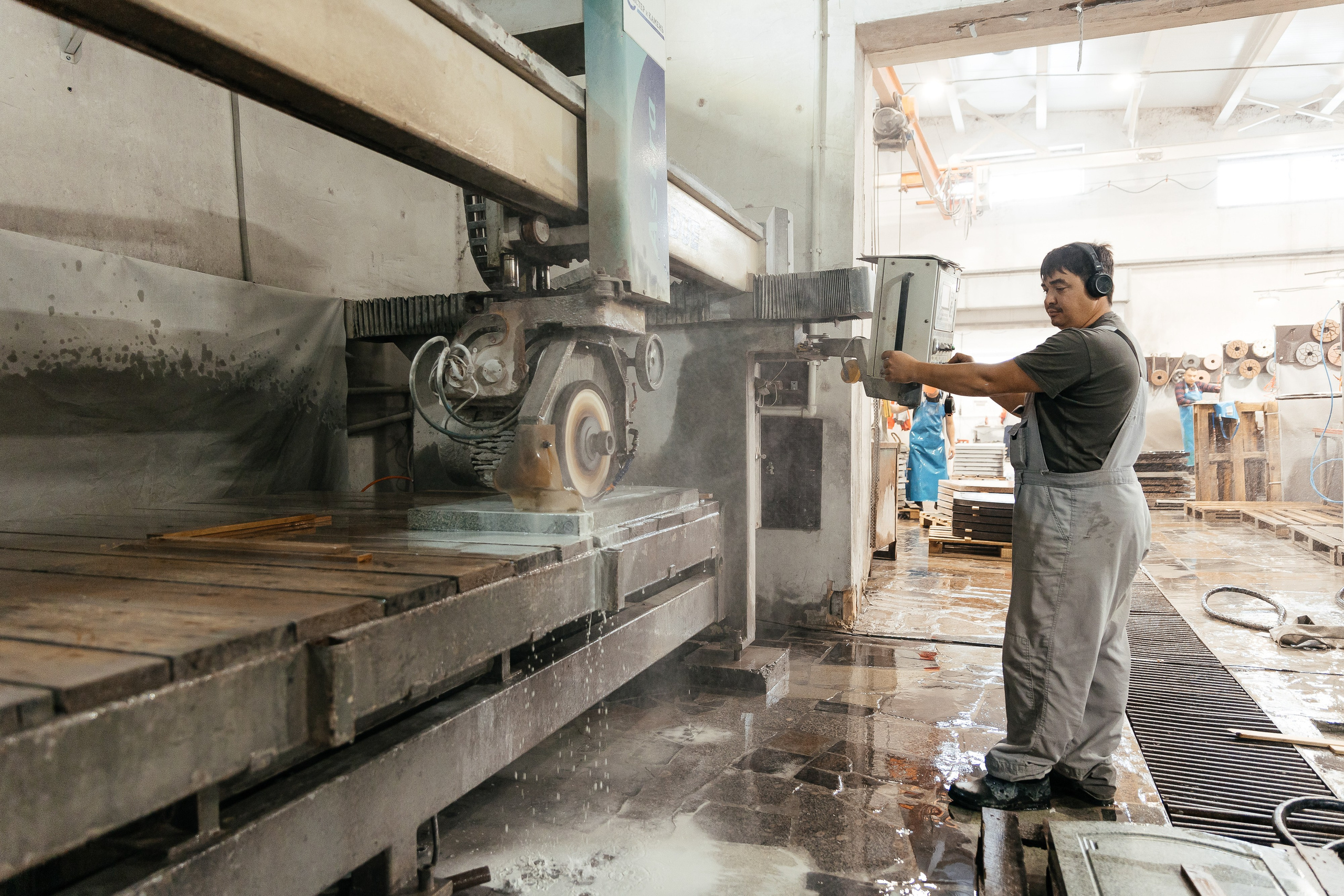 Камнеобрабатывающий завод. Ваш самый лучший фотограф!