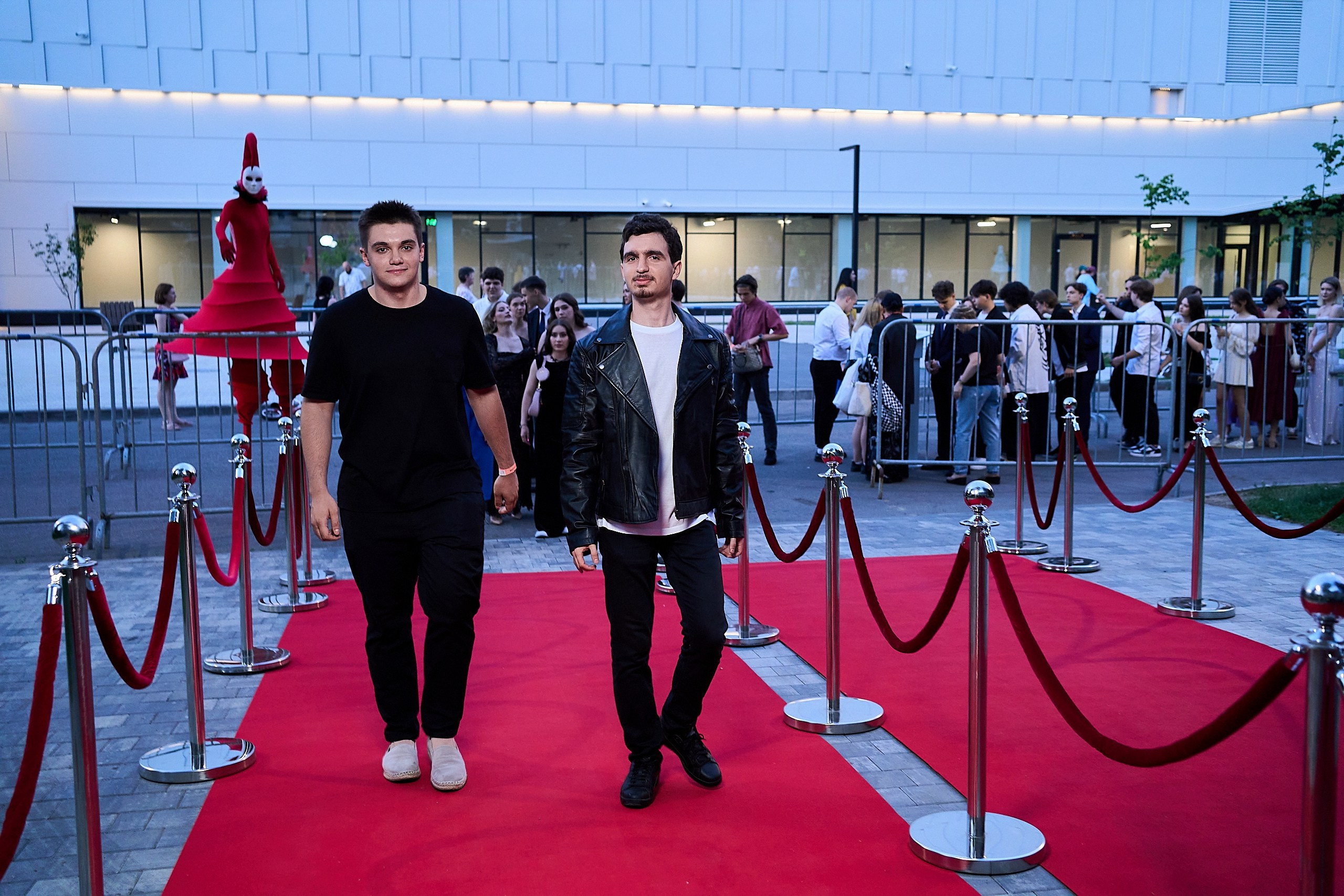 Выпускной 2024 концертный зал Академия ВТБ. Фотограф и Видеограф в Москве. Олег Корушев